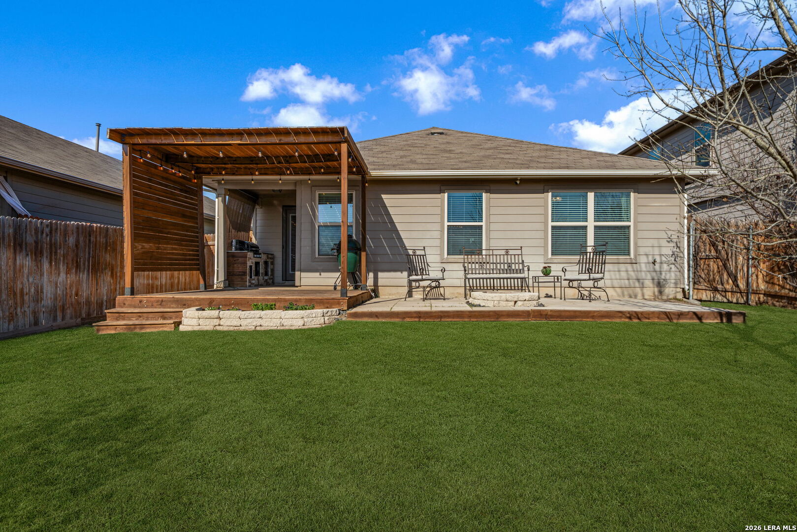 2542 McCrae