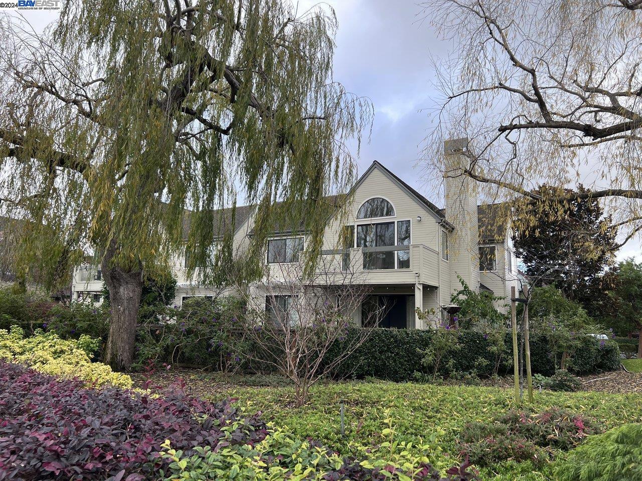 1 Regulus Ct