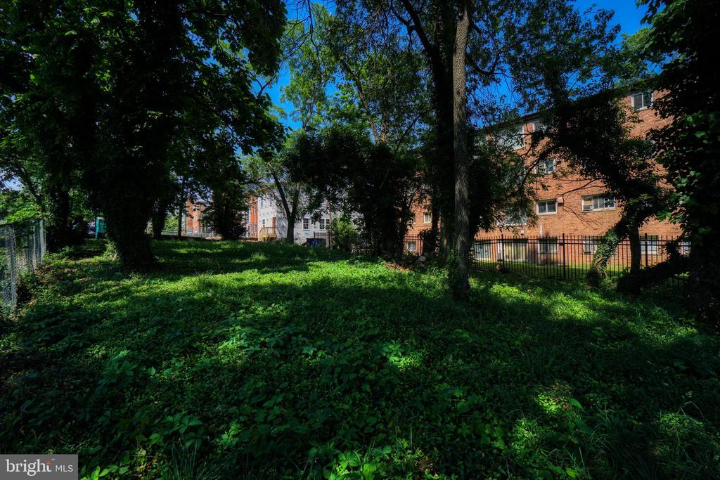 CLAY STREET NE