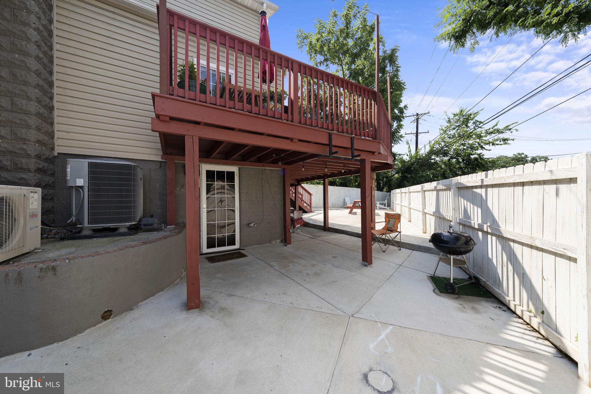 3002 FRANKLIN STREET NE