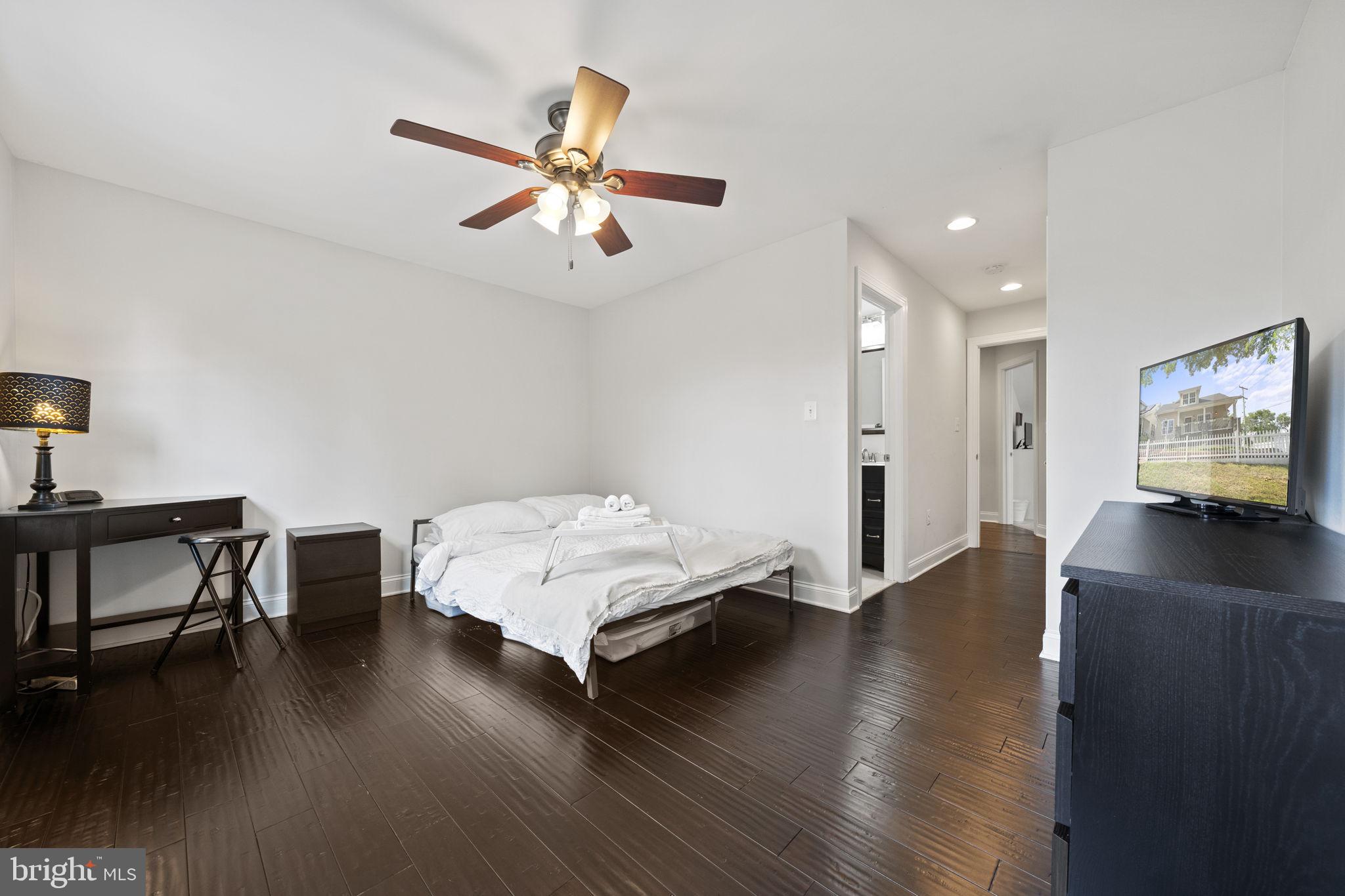 3002 FRANKLIN STREET NE