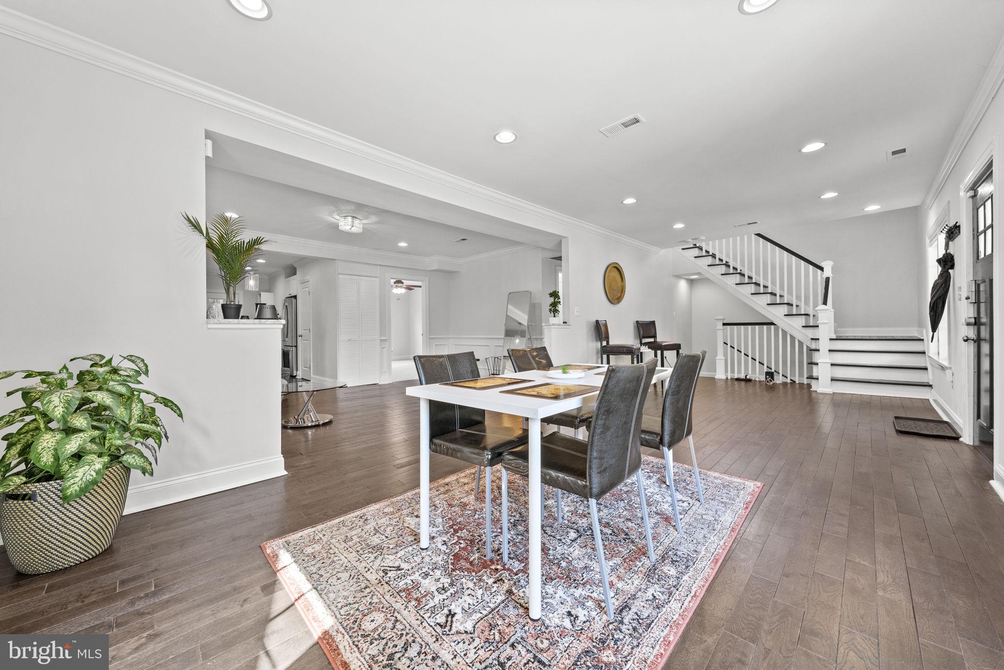 3002 FRANKLIN STREET NE