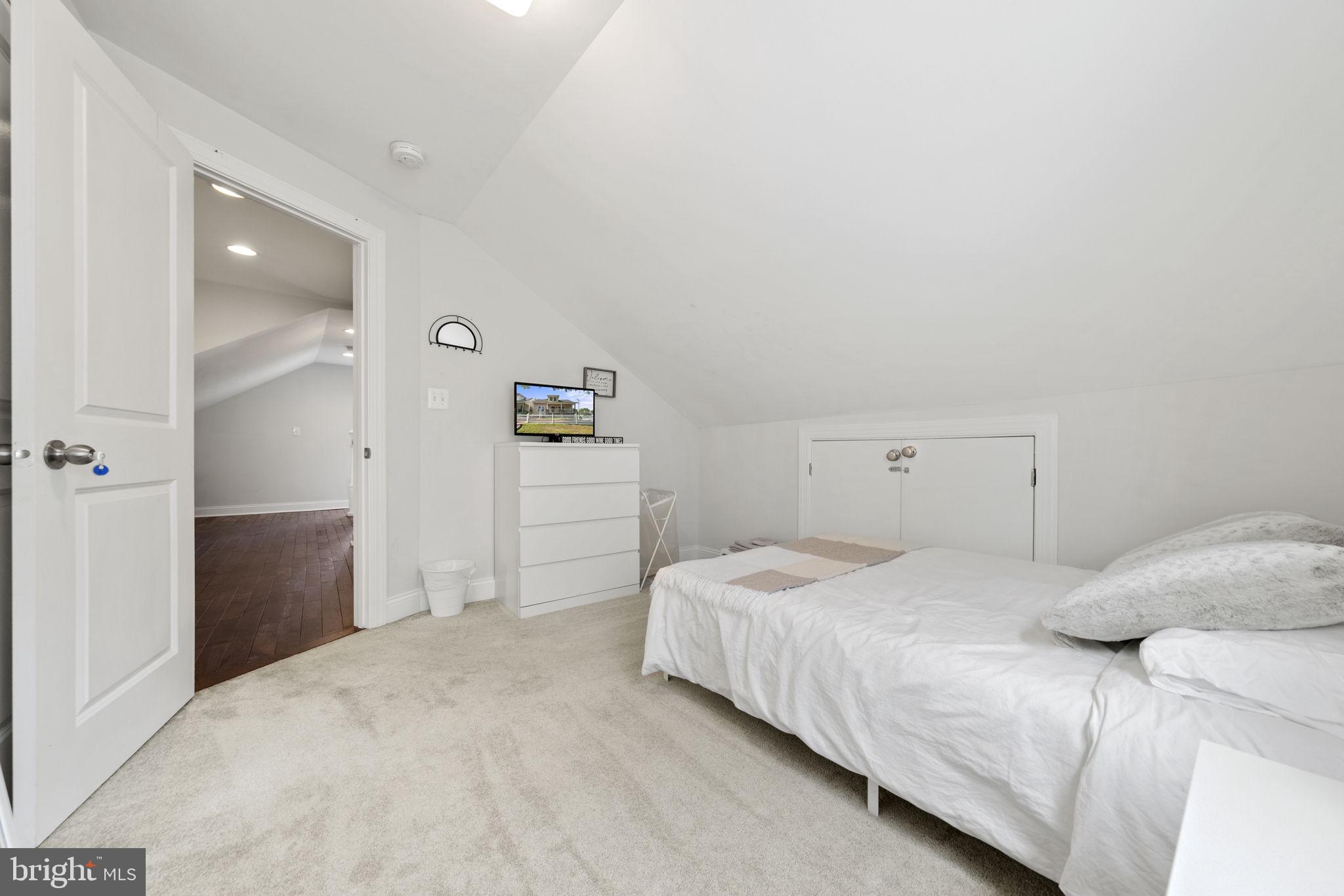 3002 FRANKLIN STREET NE