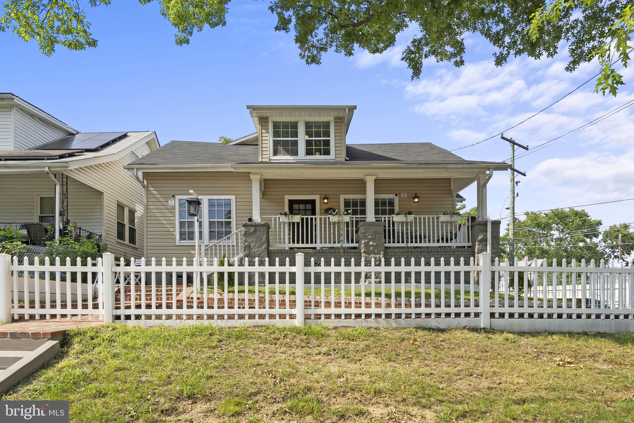 3002 FRANKLIN STREET NE