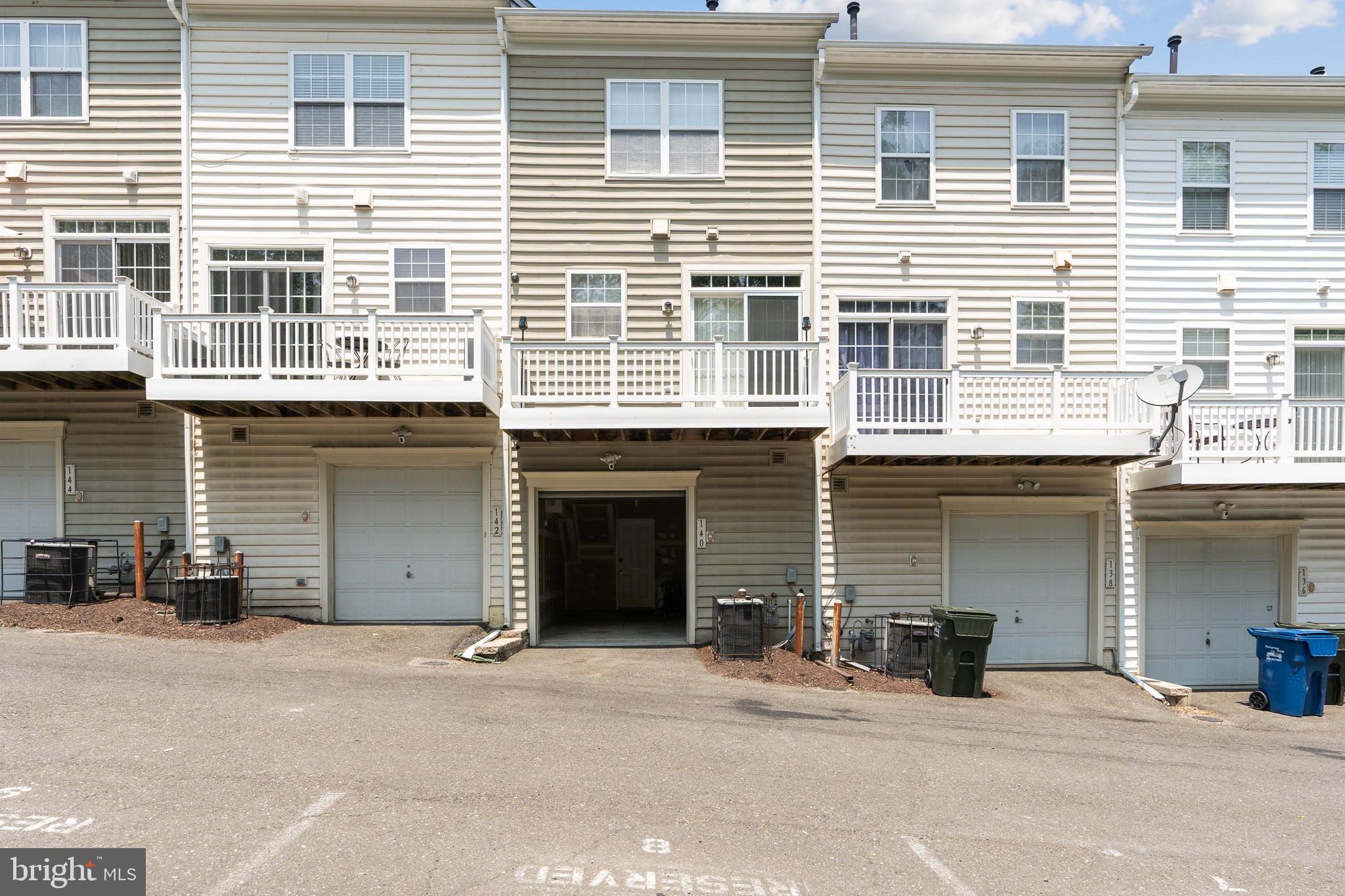 140 DANBURY STREET SW