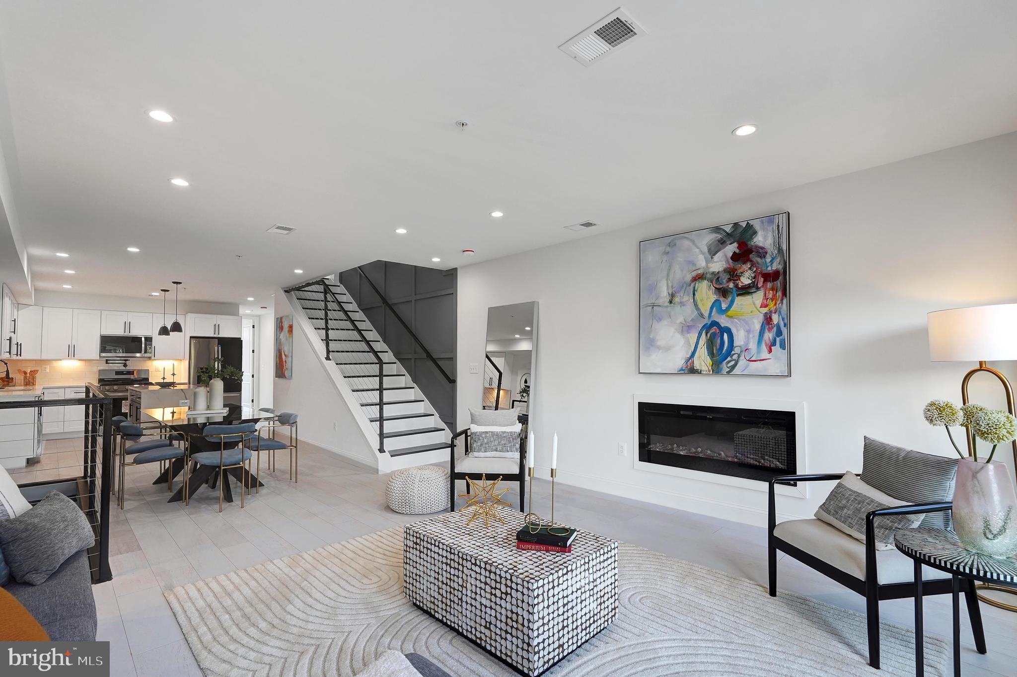 638 FRANKLIN STREET NE 2