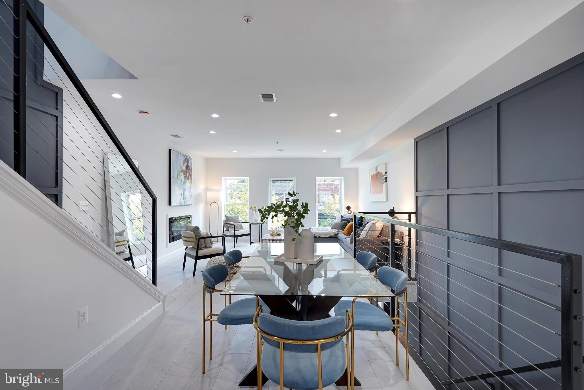 638 FRANKLIN STREET NE 2