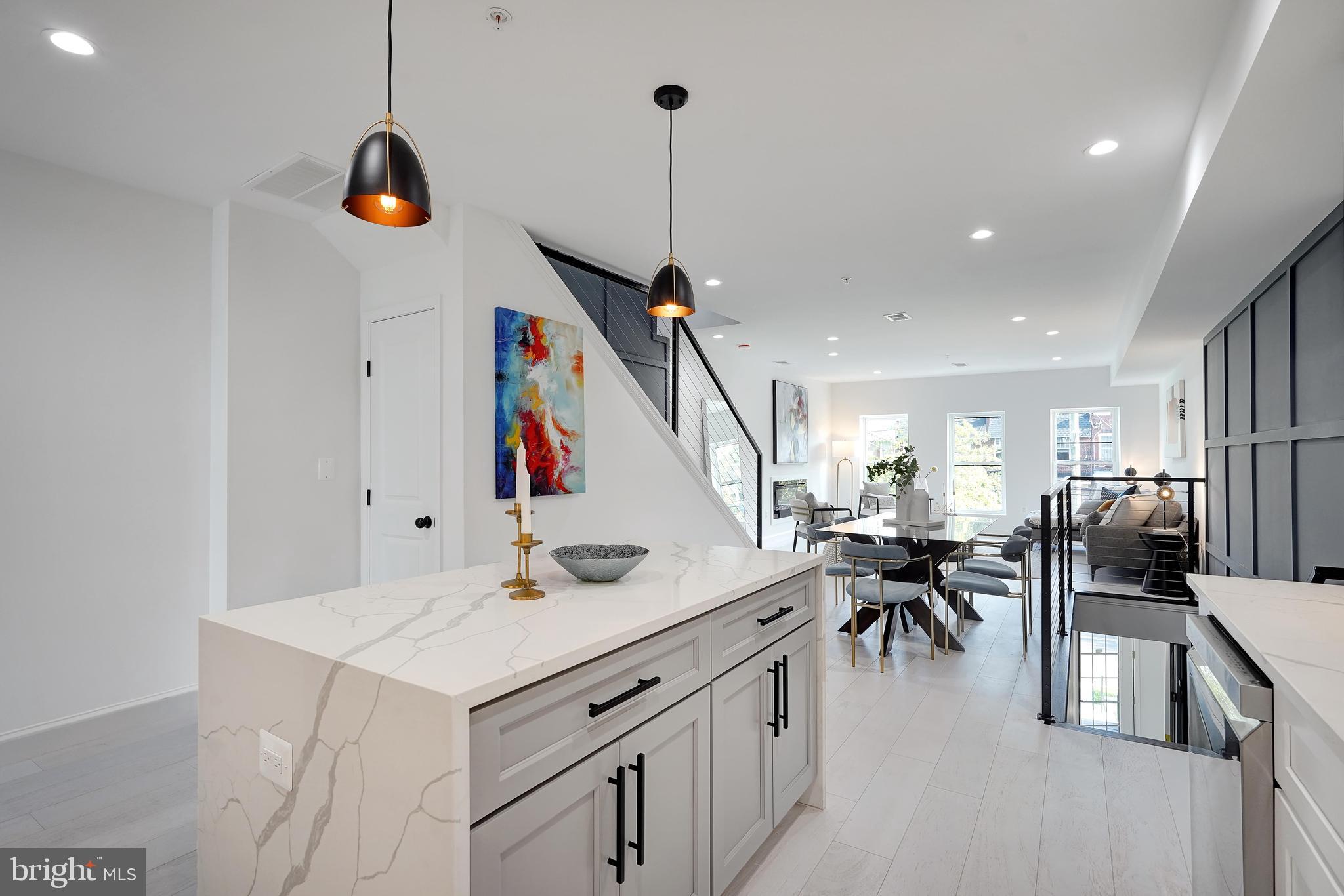 638 FRANKLIN STREET NE 2
