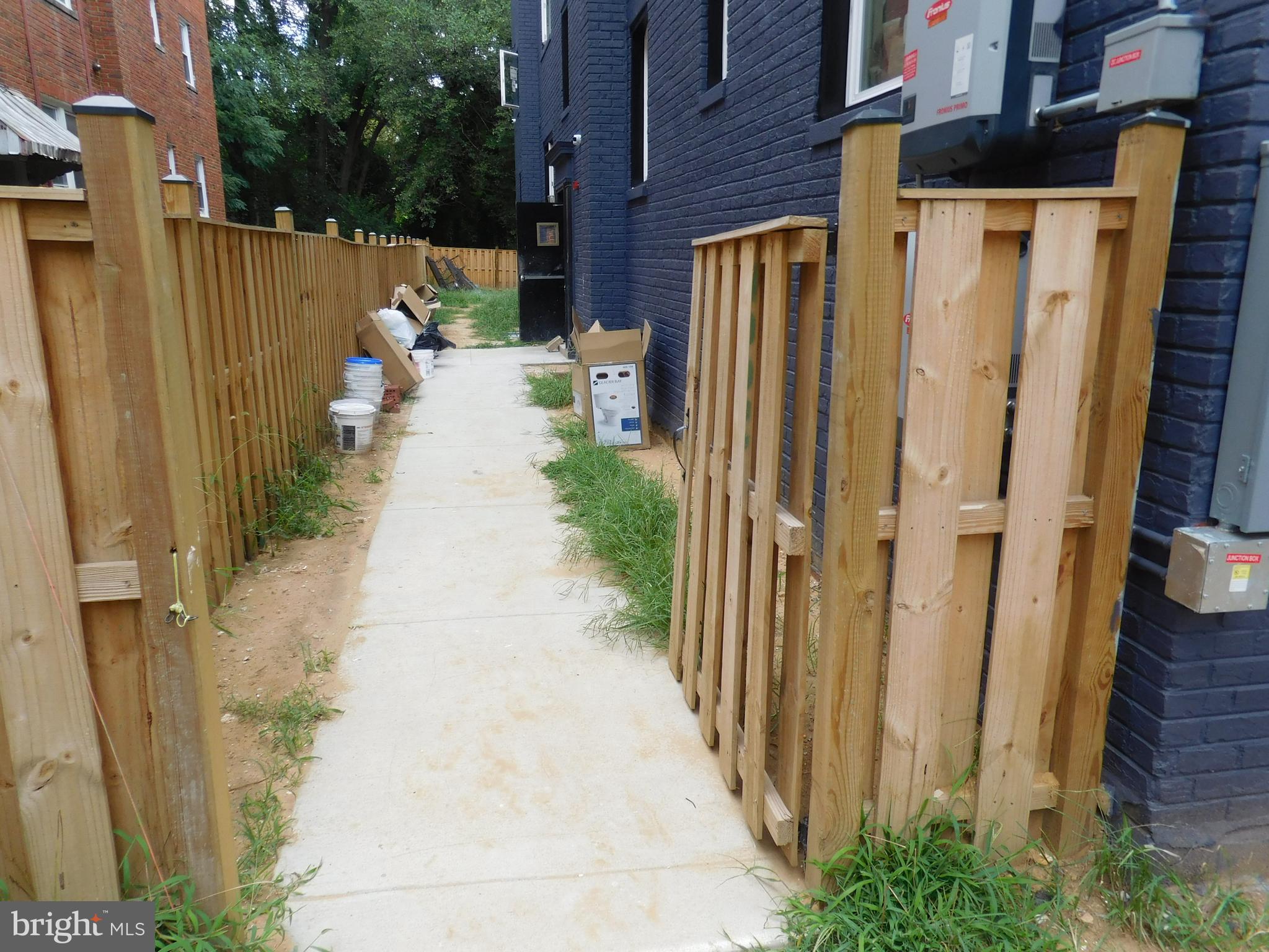 1907 18TH STREET SE 4