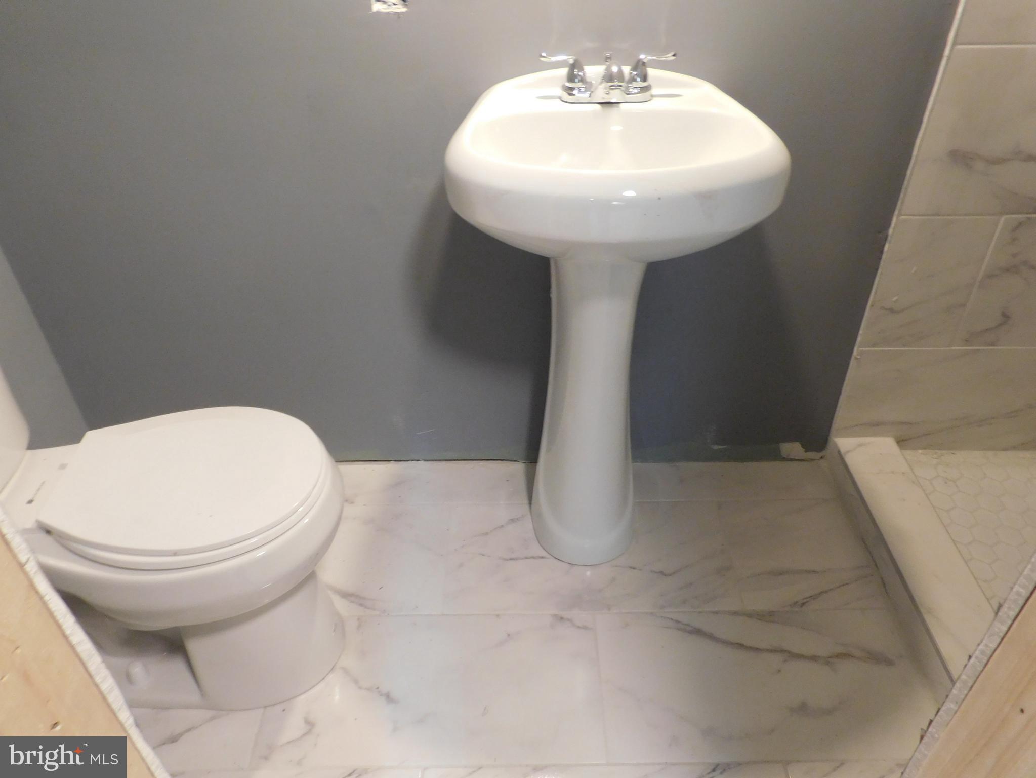 1907 18TH STREET SE 4