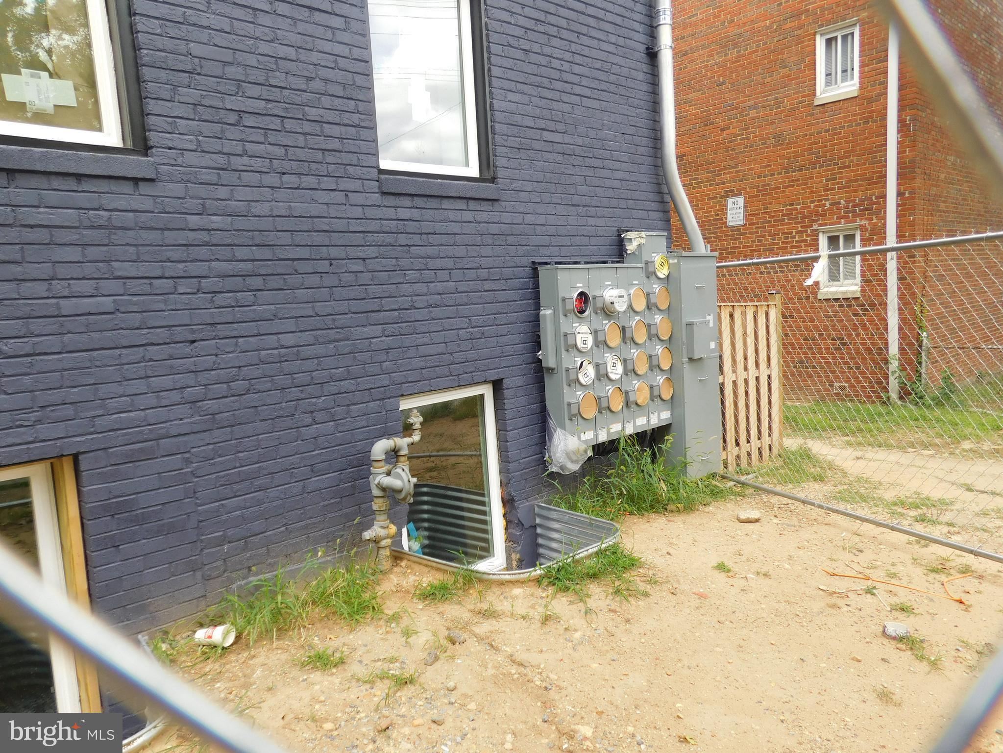 1907 18TH STREET SE 4