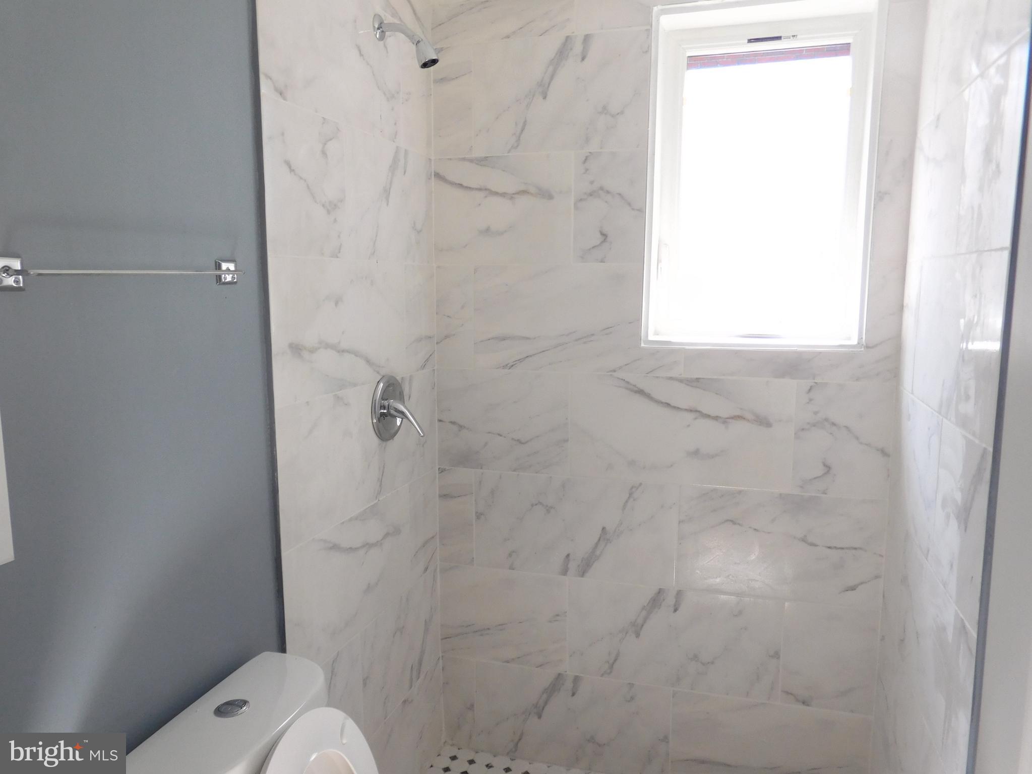 1907 18TH STREET SE 4