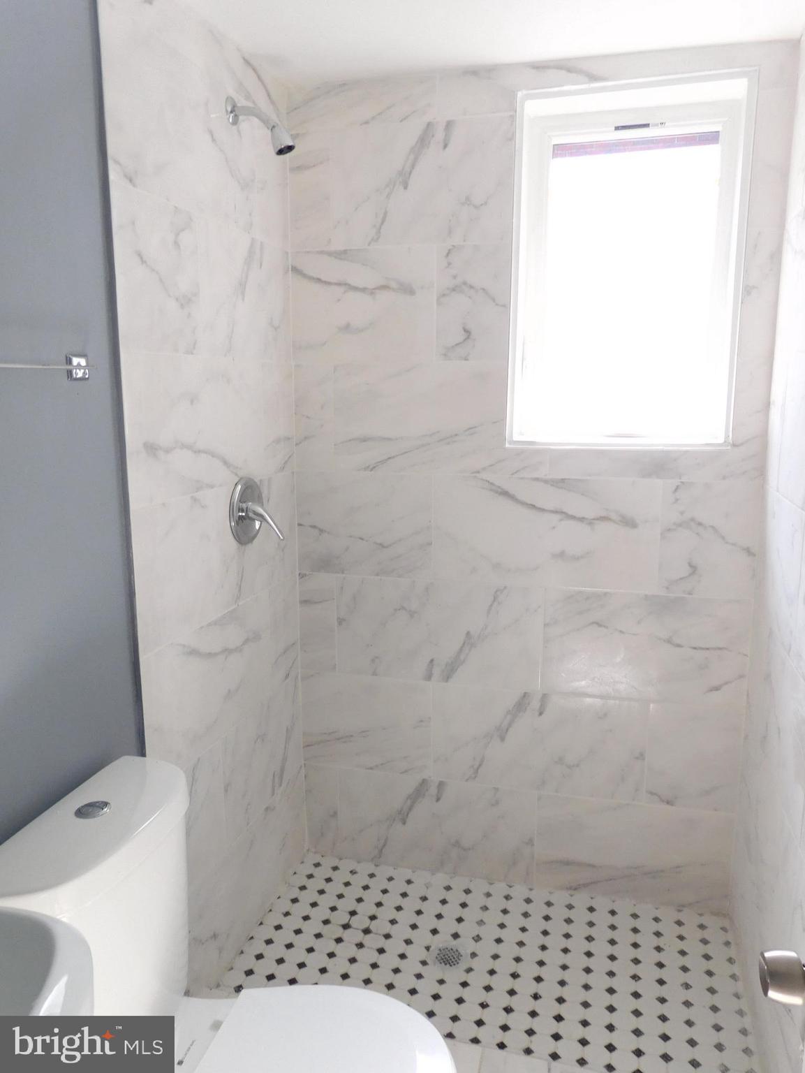 1907 18TH STREET SE 4