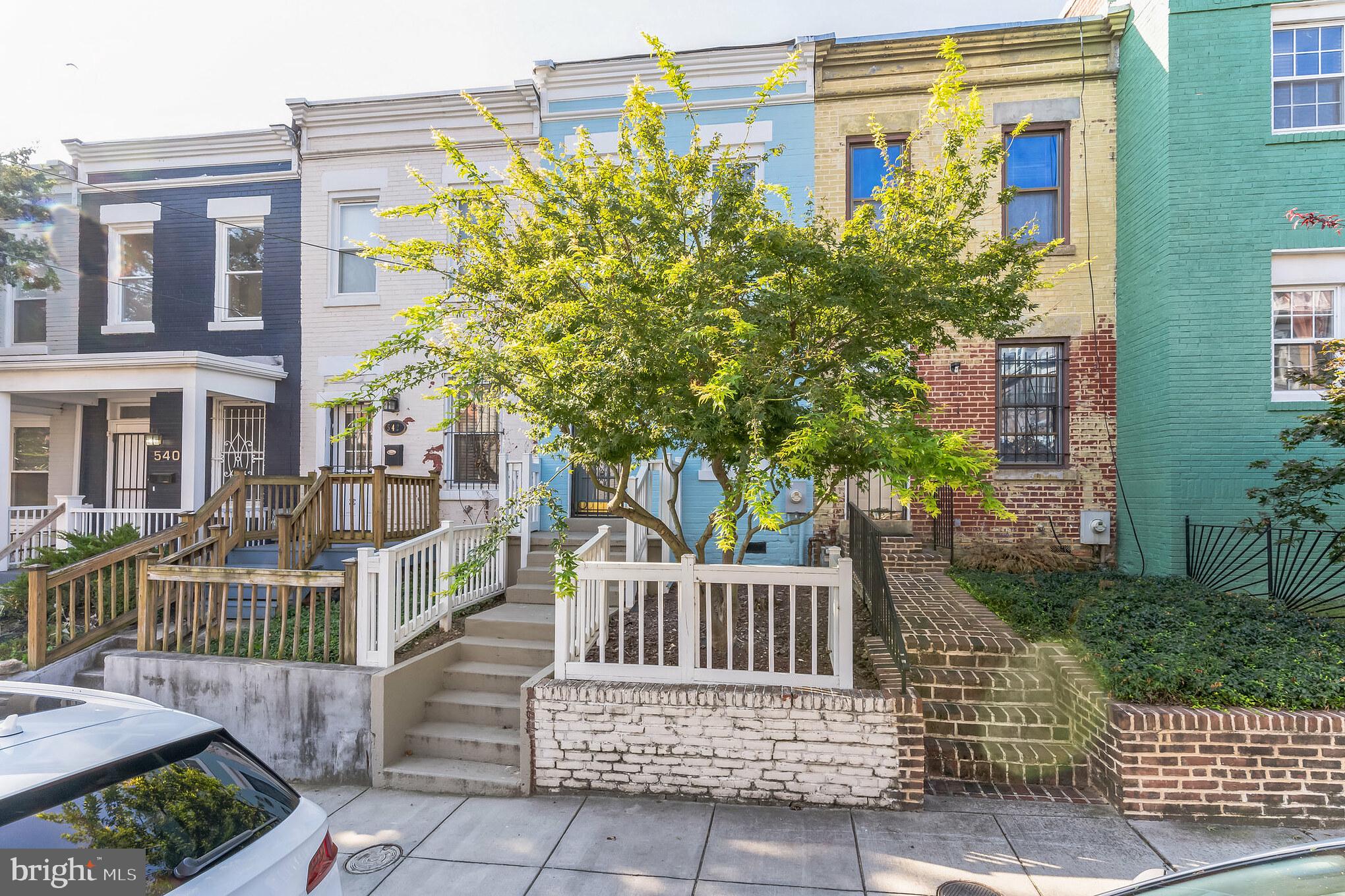544 HOBART PLACE NW