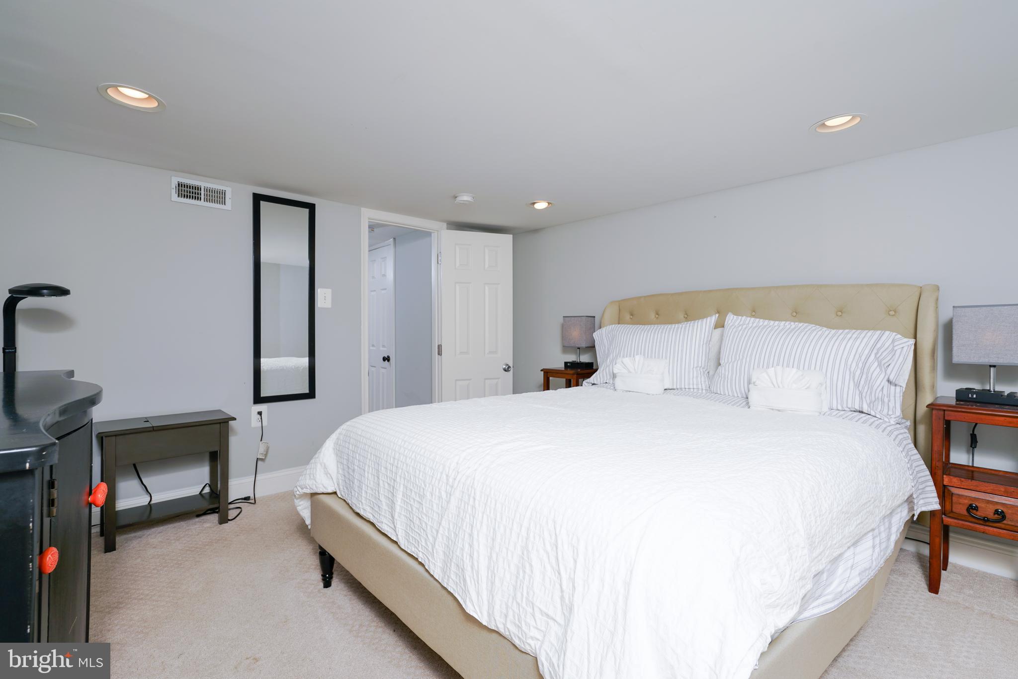 728 MARYLAND AVENUE NE