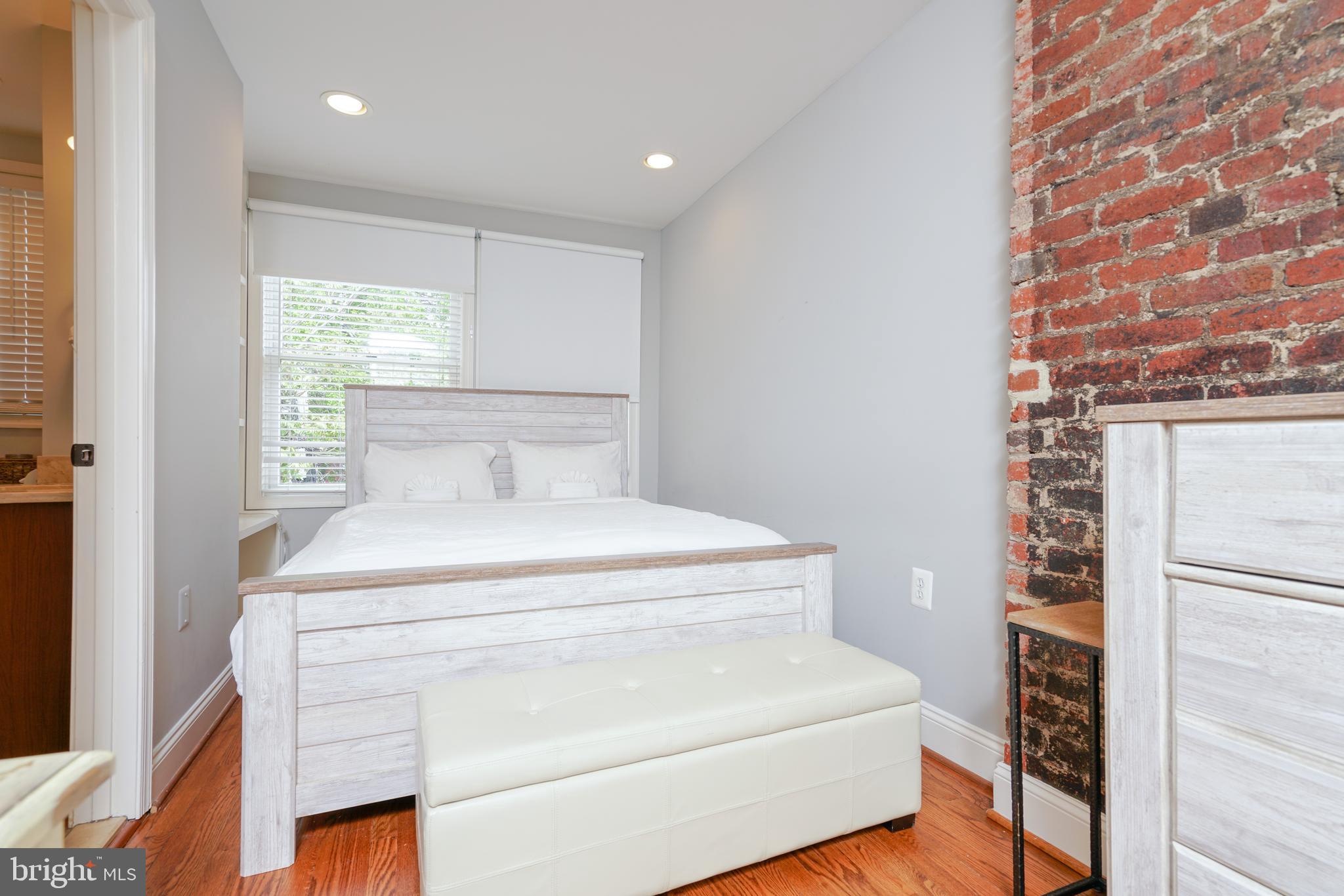 728 MARYLAND AVENUE NE