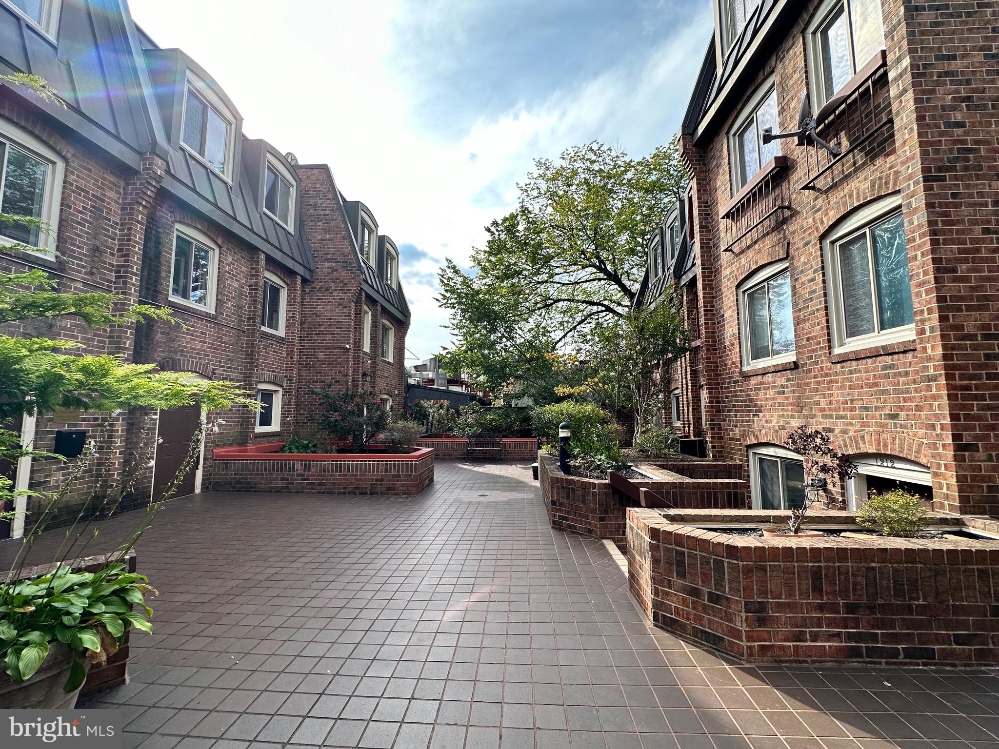 1200 POTOMAC STREET NW T5