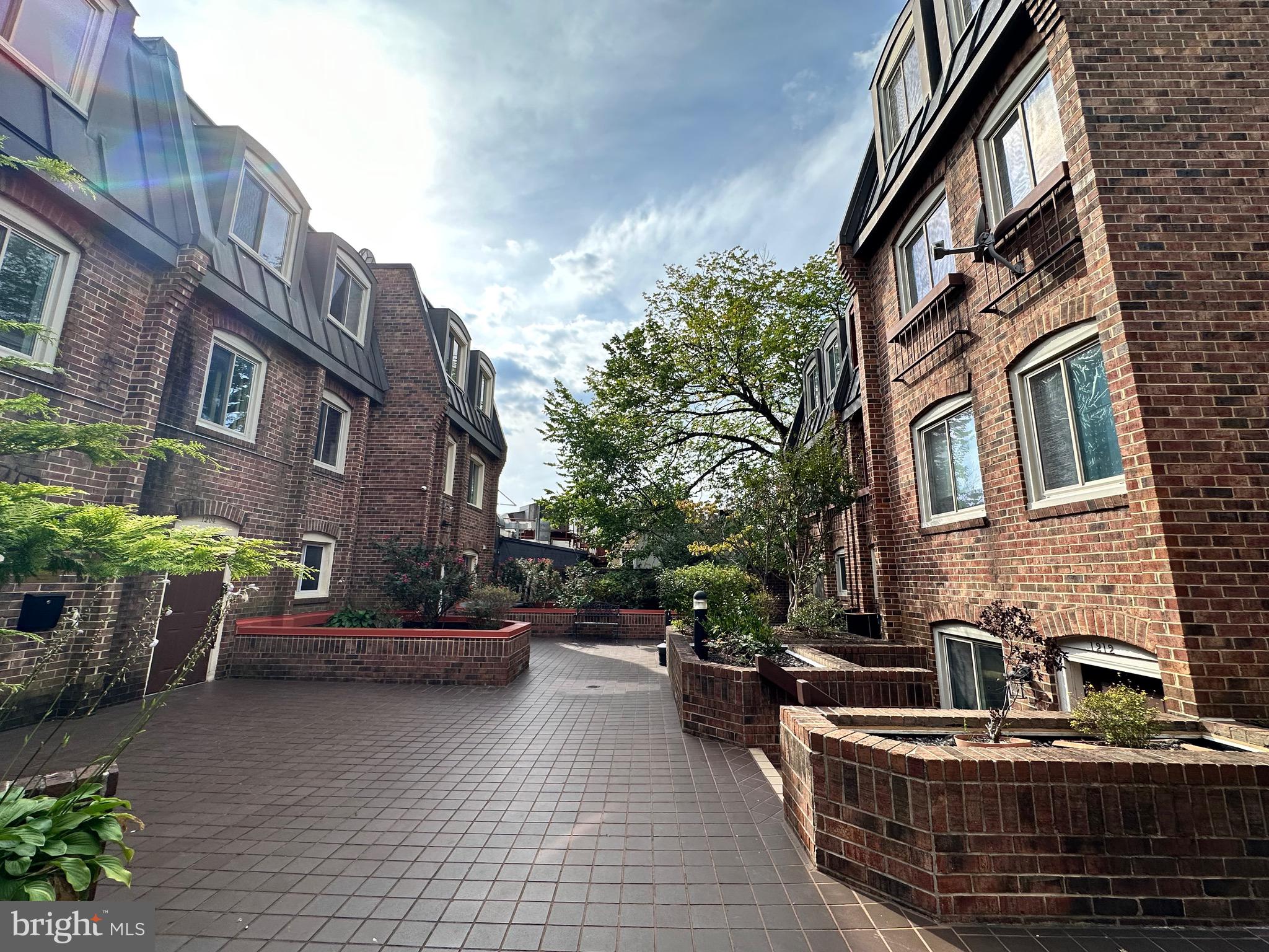 1200 POTOMAC STREET NW T5