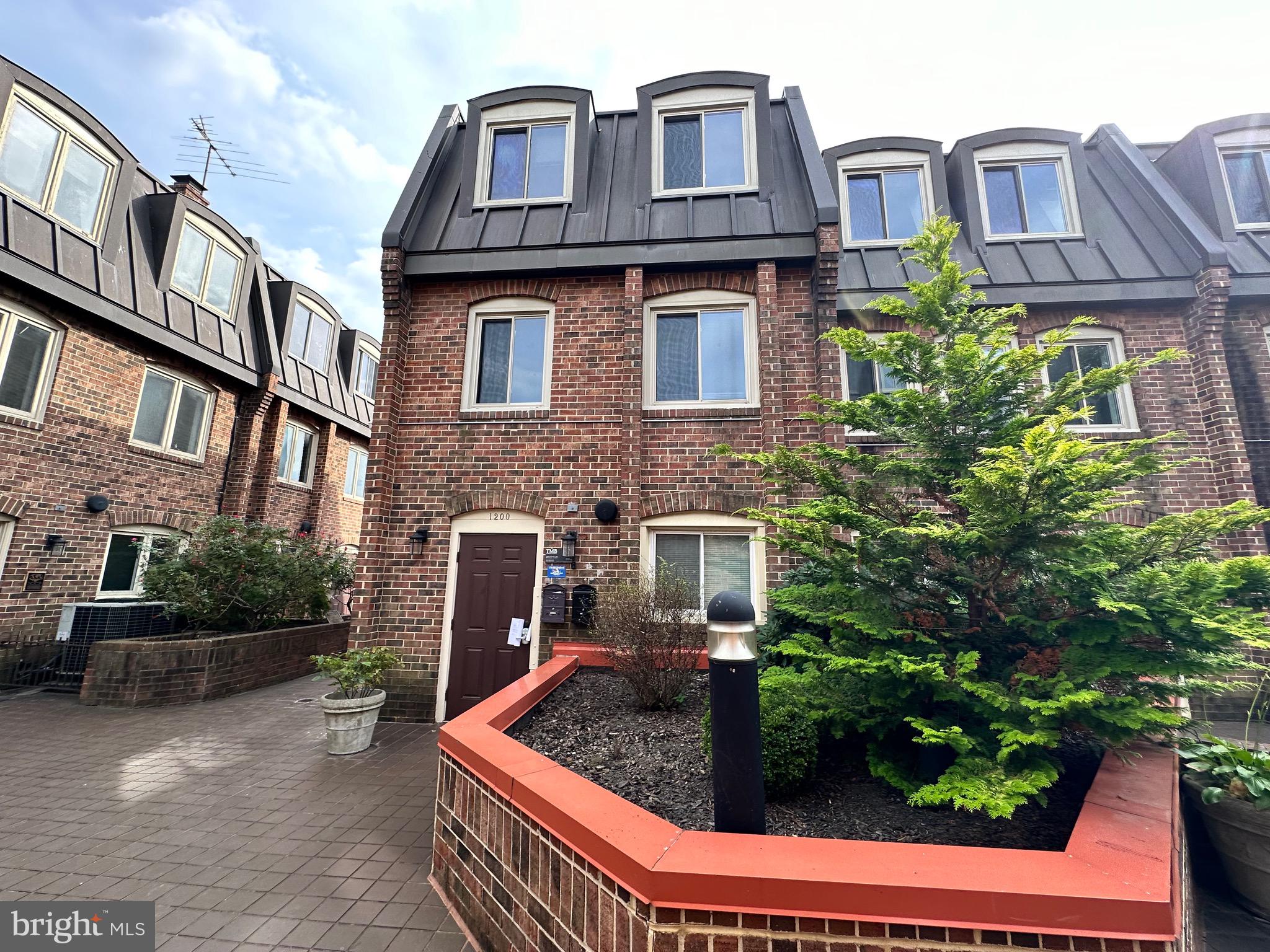 1200 POTOMAC STREET NW T5