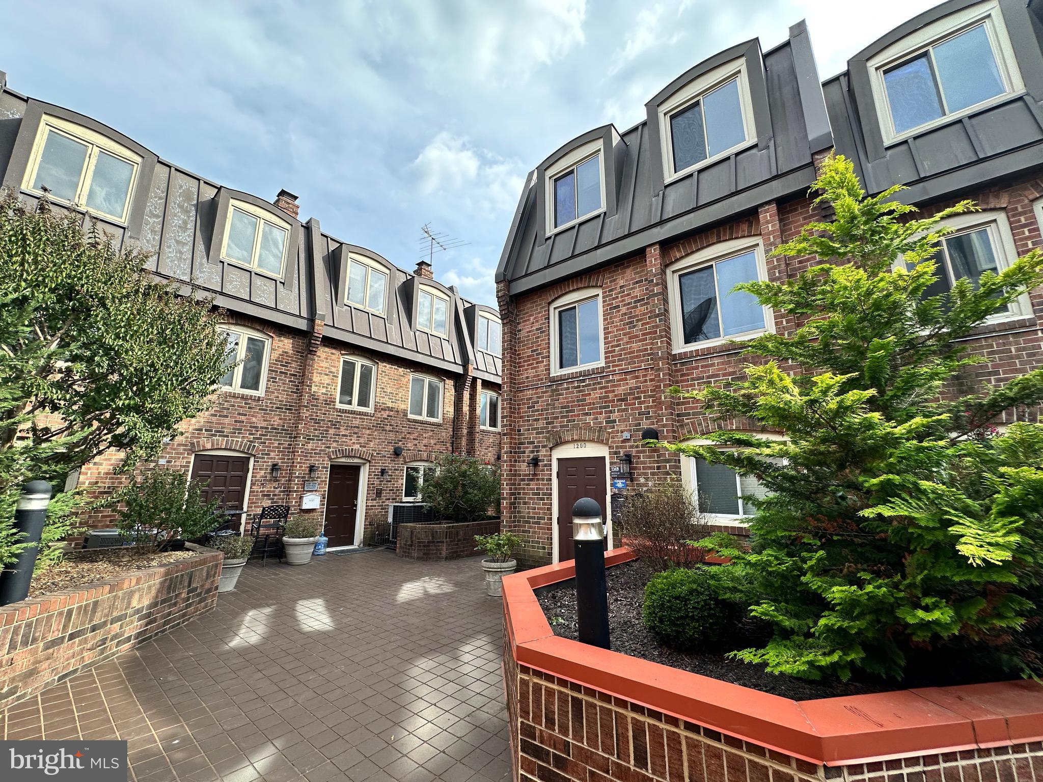 1200 POTOMAC STREET NW T5