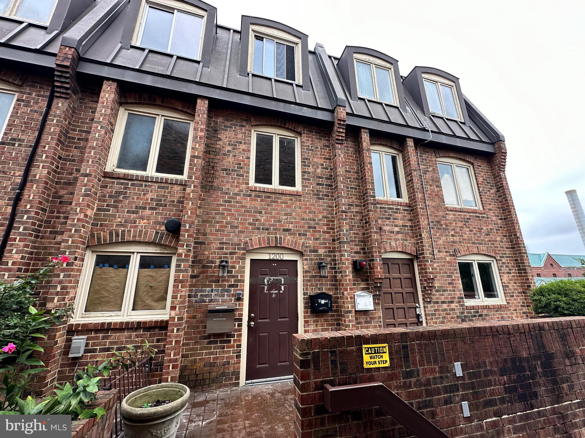 1200 POTOMAC STREET NW T5