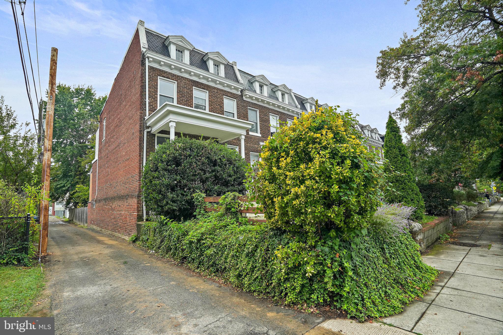 512 TAYLOR STREET NW