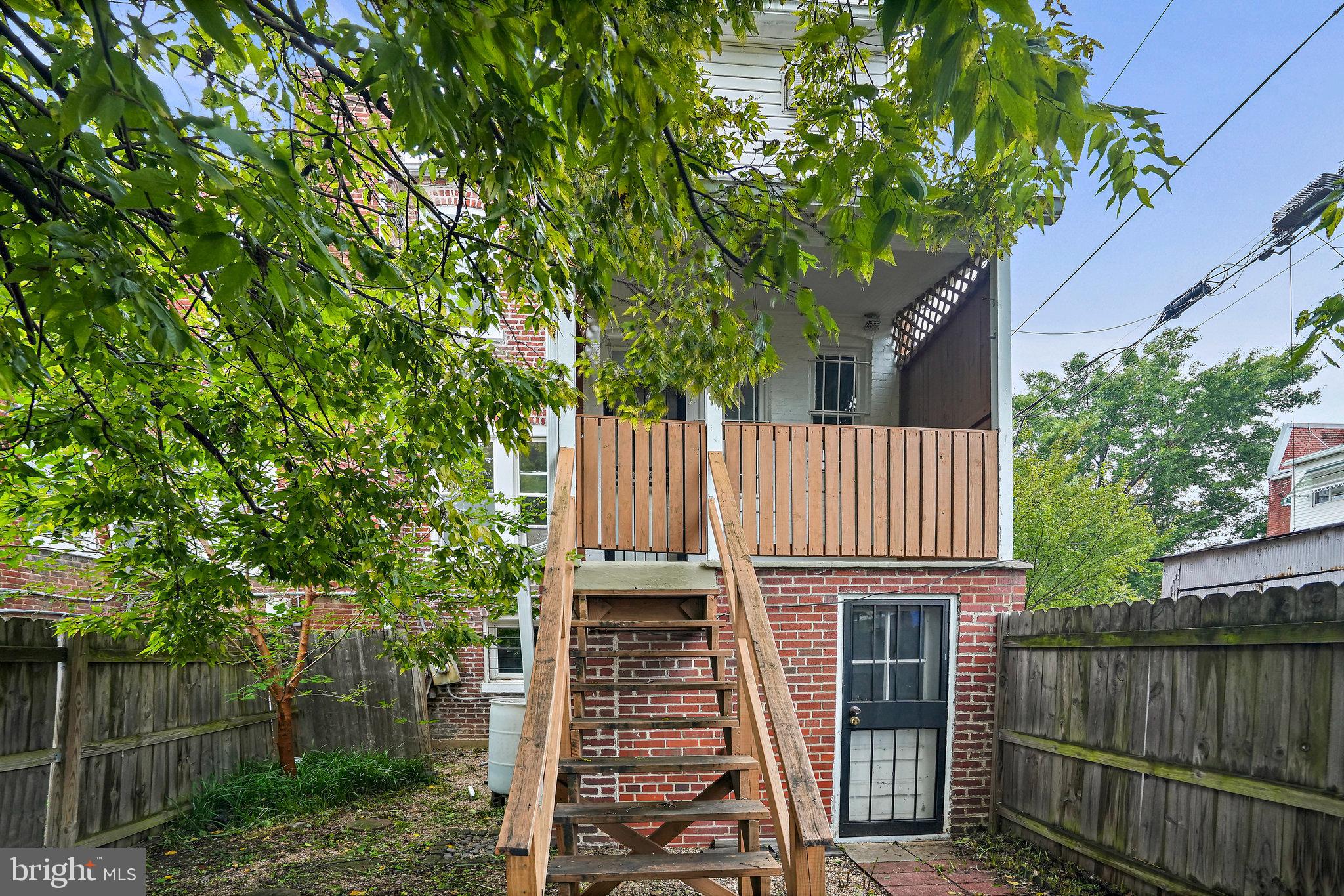 512 TAYLOR STREET NW