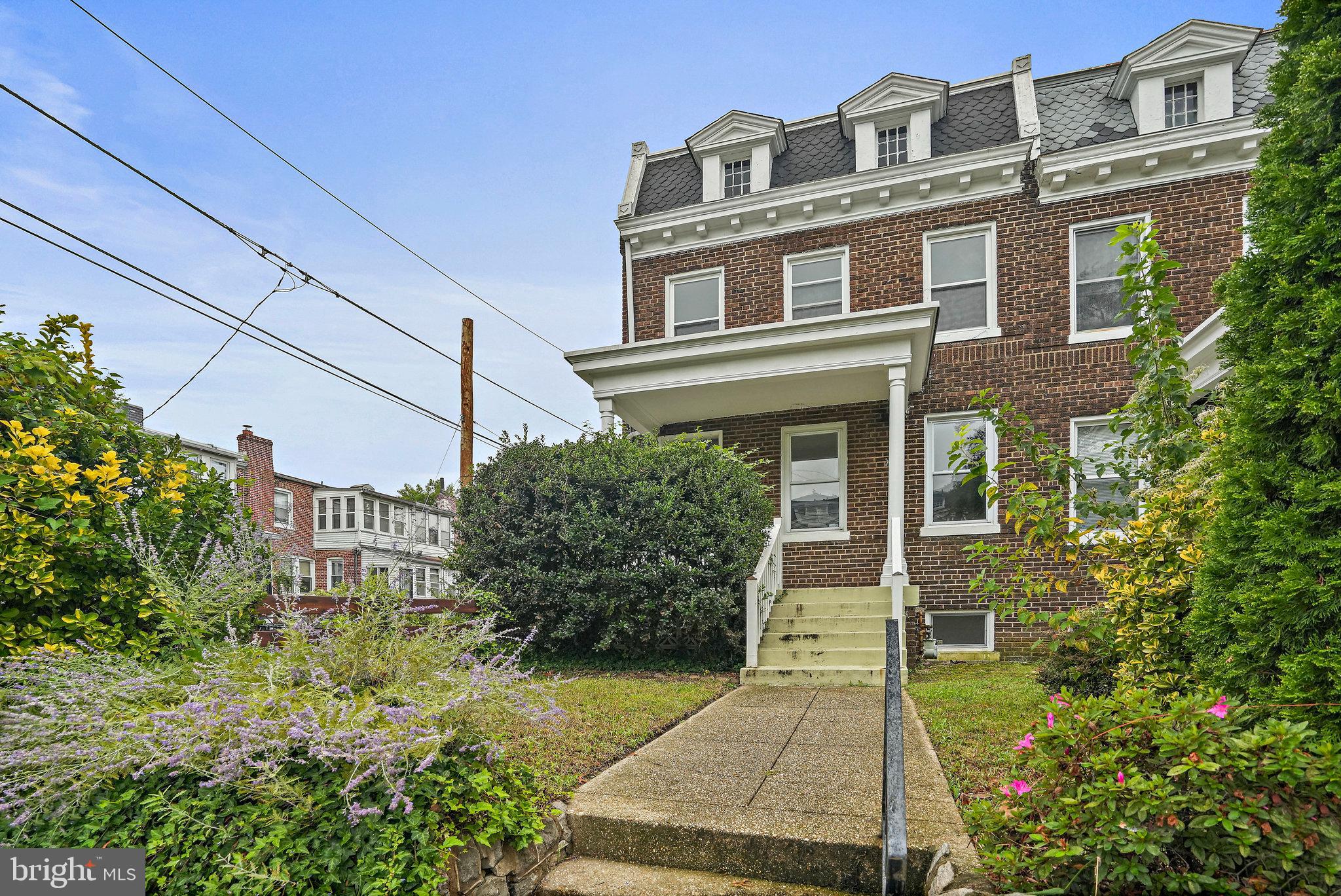 512 TAYLOR STREET NW