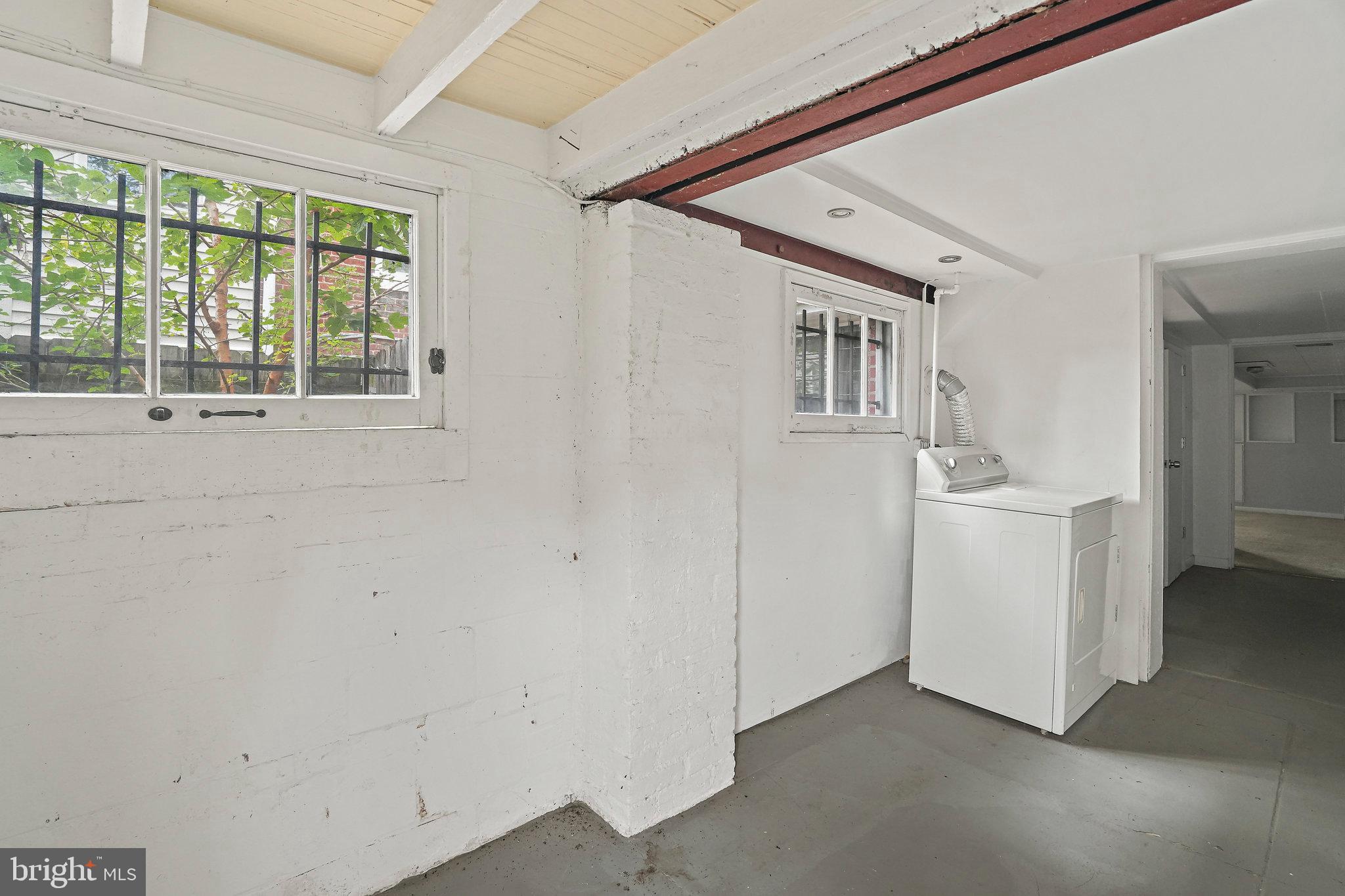 512 TAYLOR STREET NW