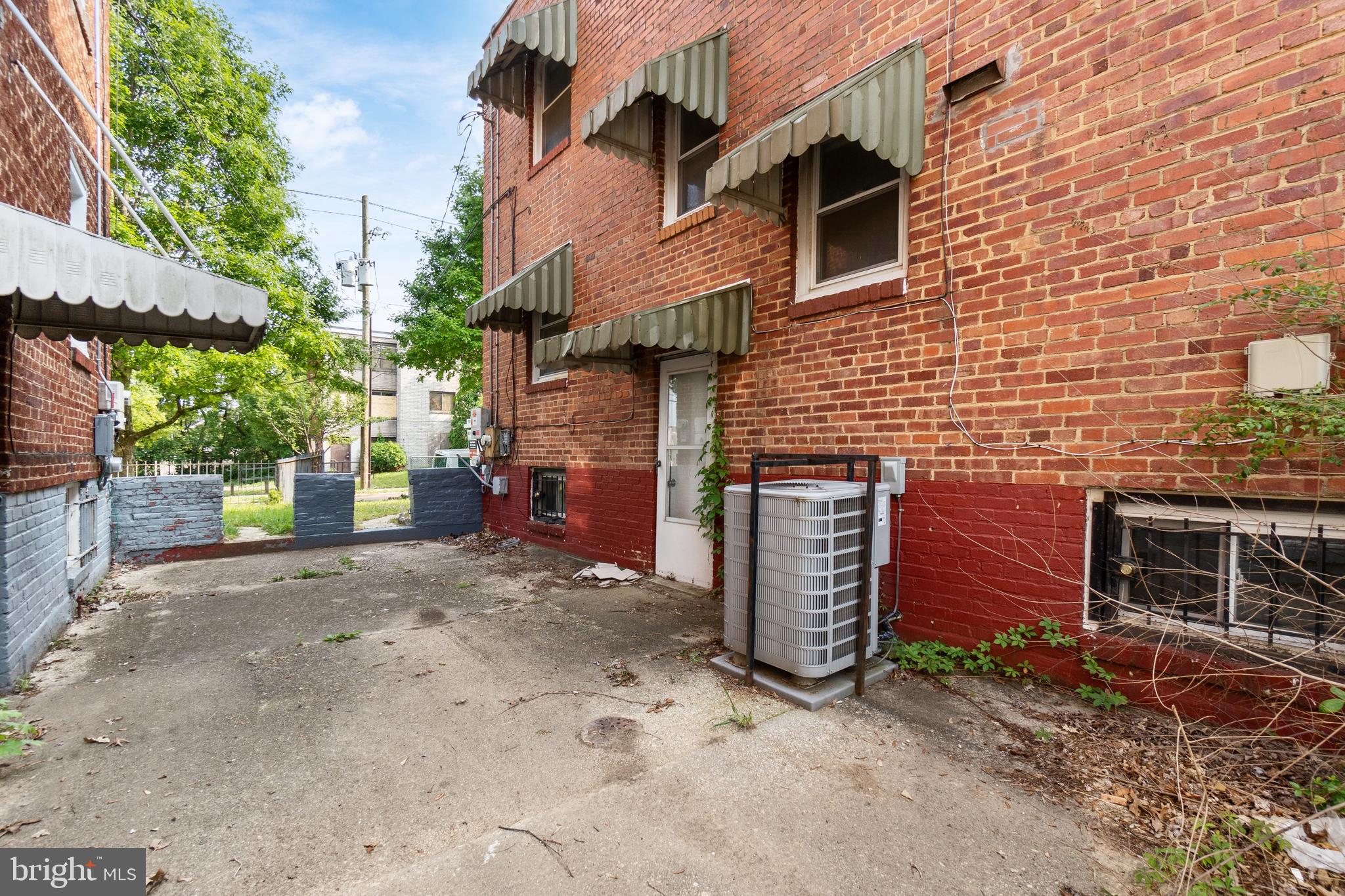 868 YUMA STREET SE