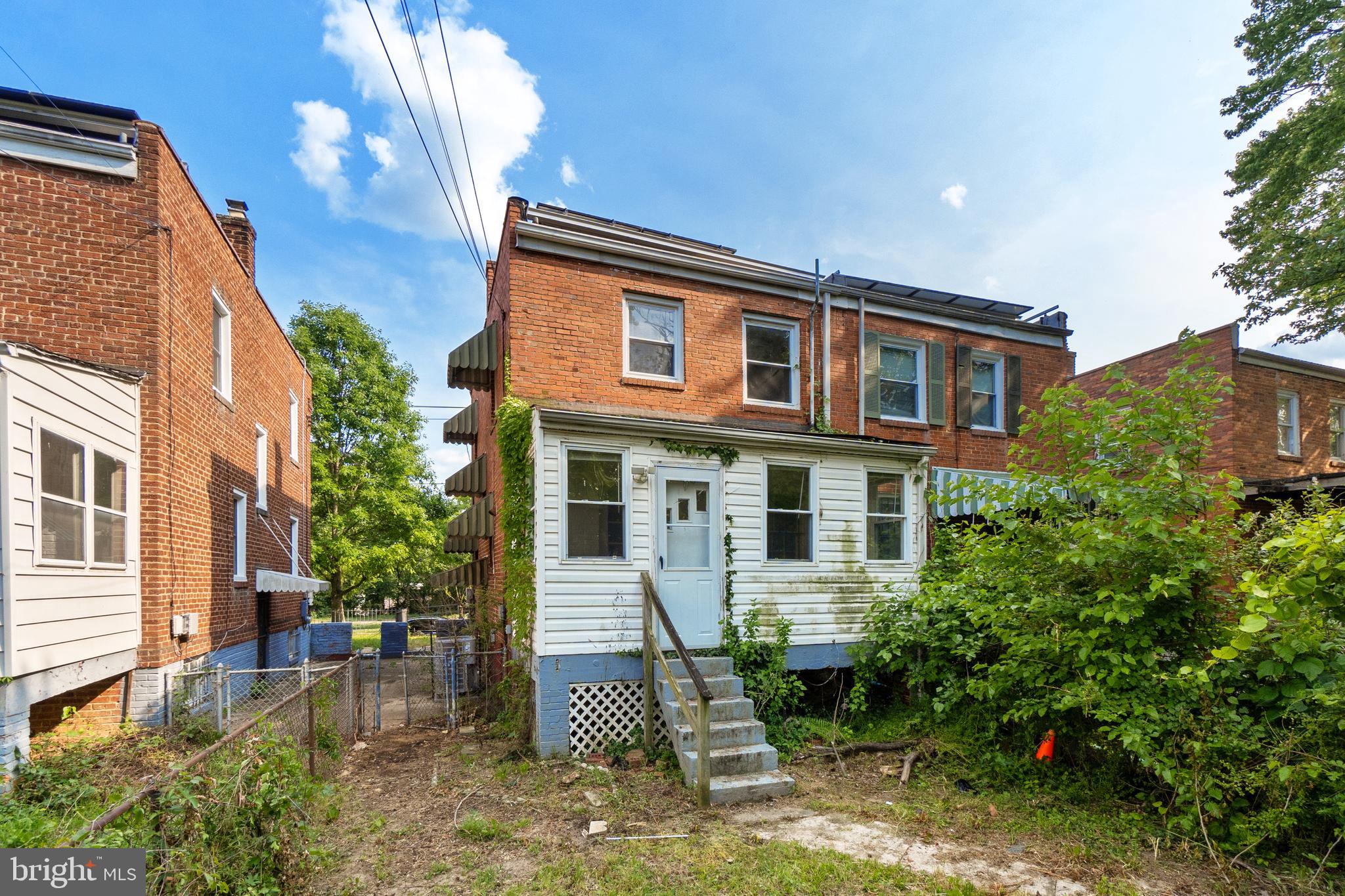 868 YUMA STREET SE