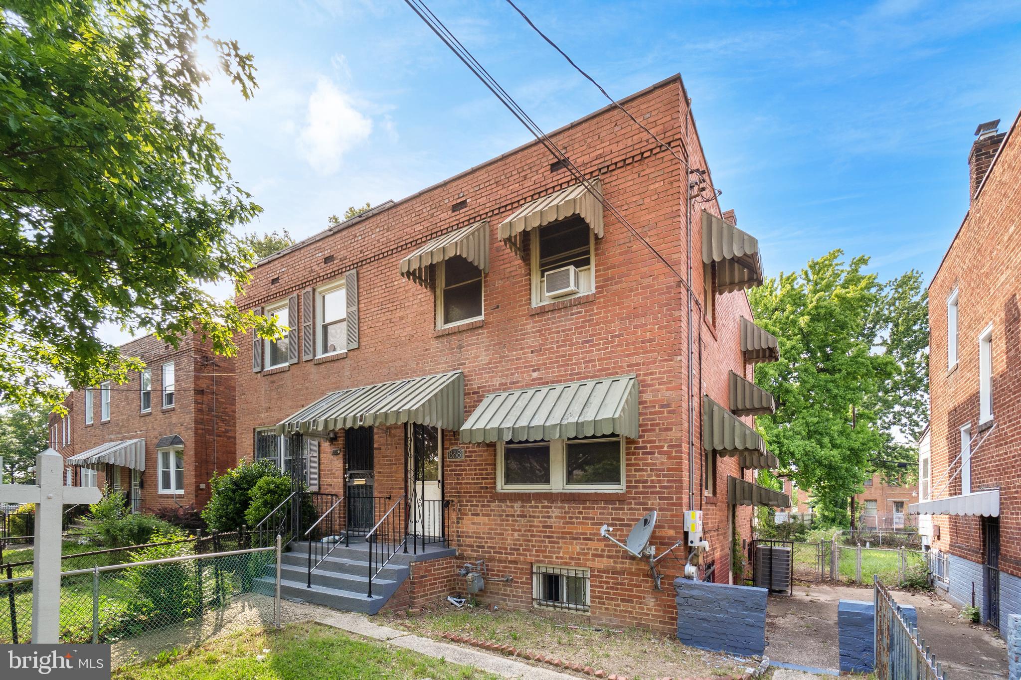 868 YUMA STREET SE
