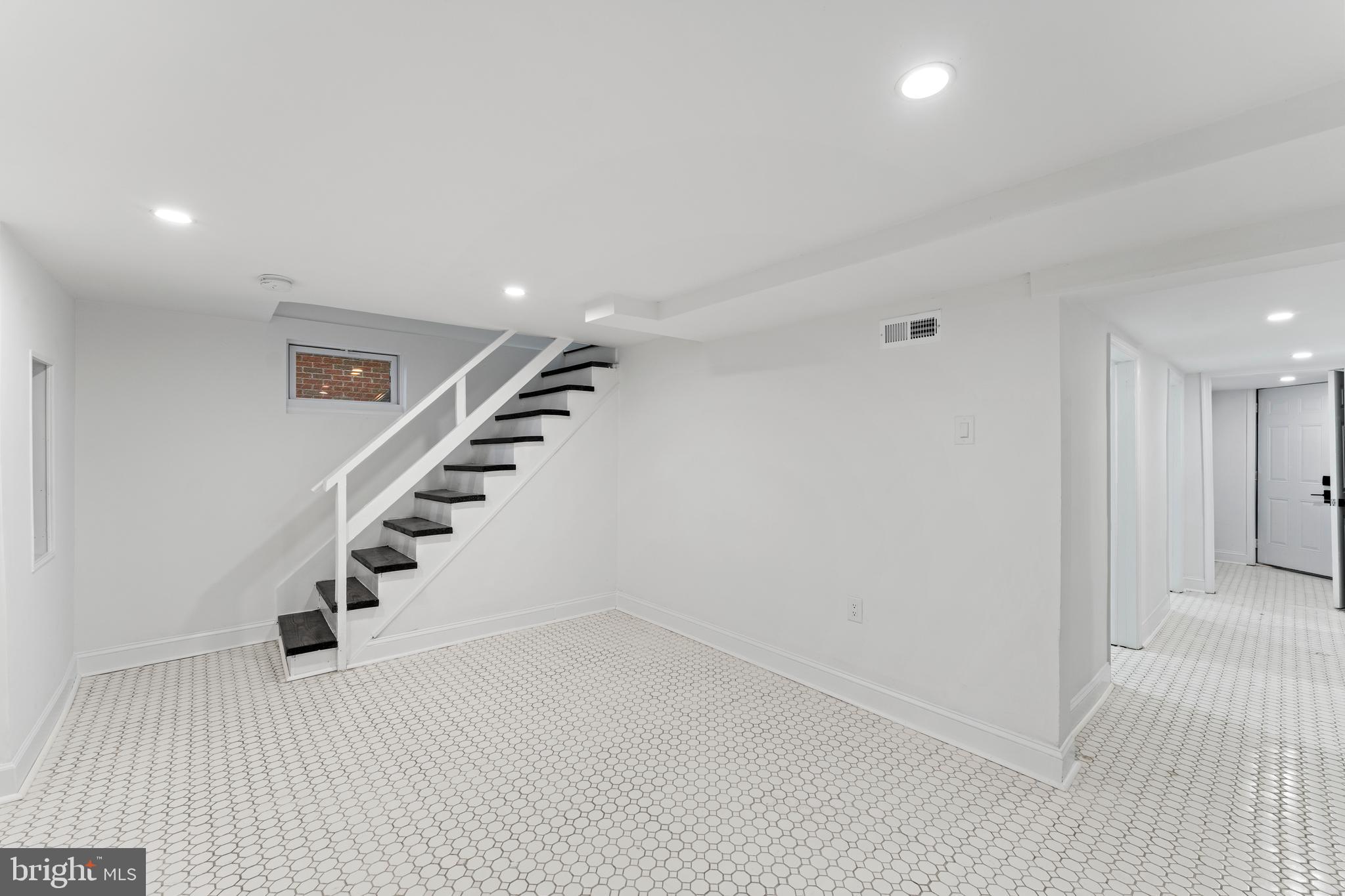 805 MALCOLM X AVENUE SE