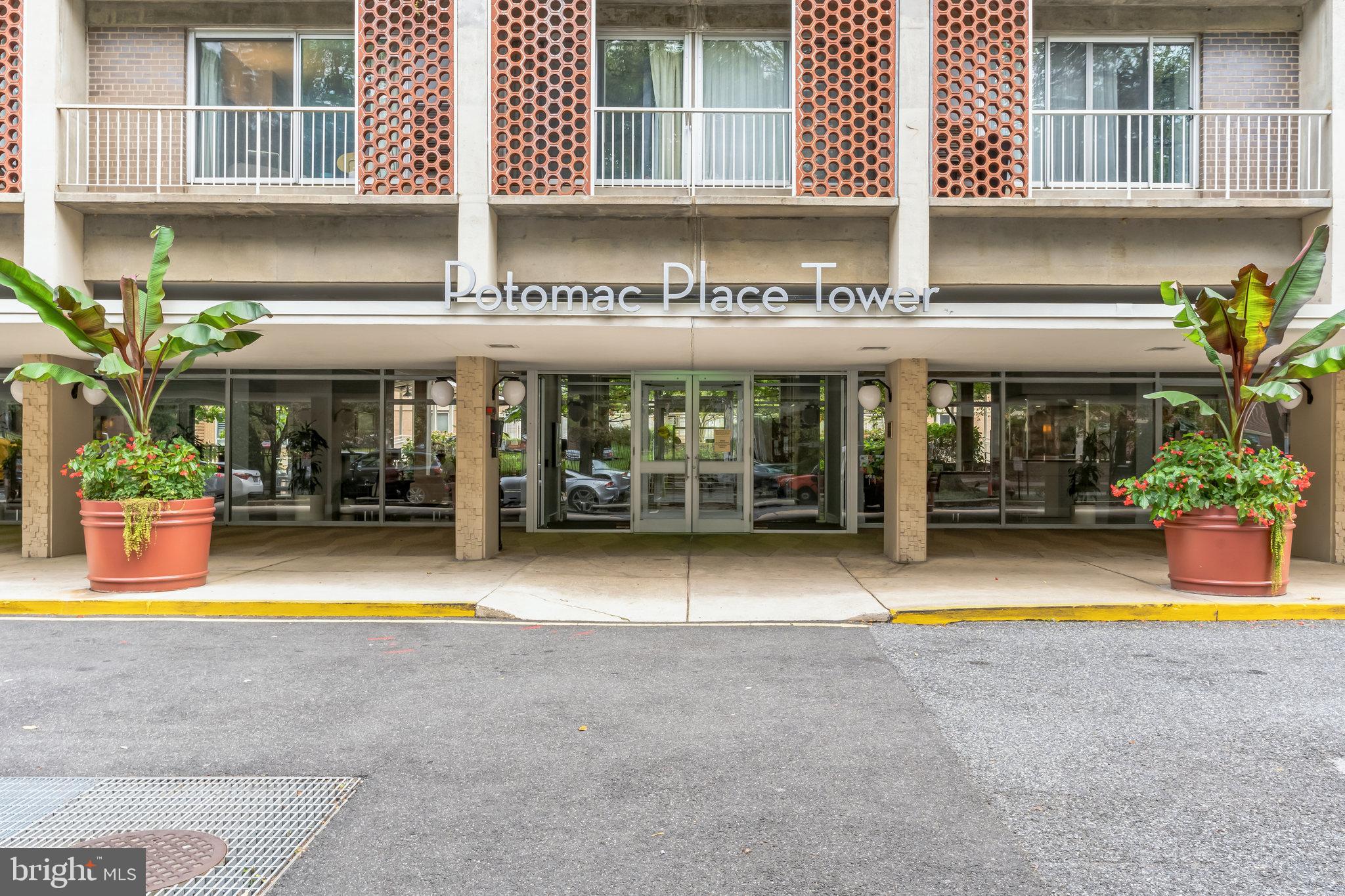 800 4TH STREET SW N212