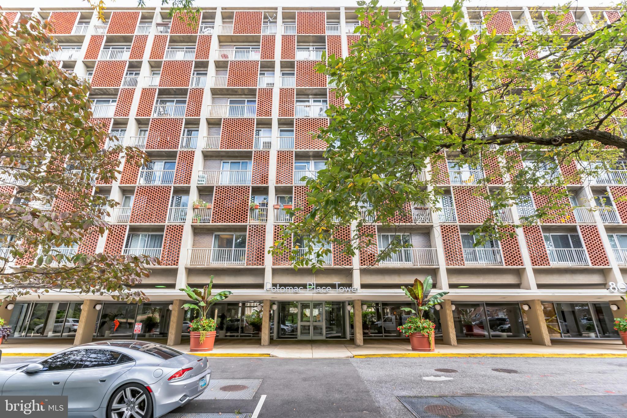 800 4TH STREET SW N212