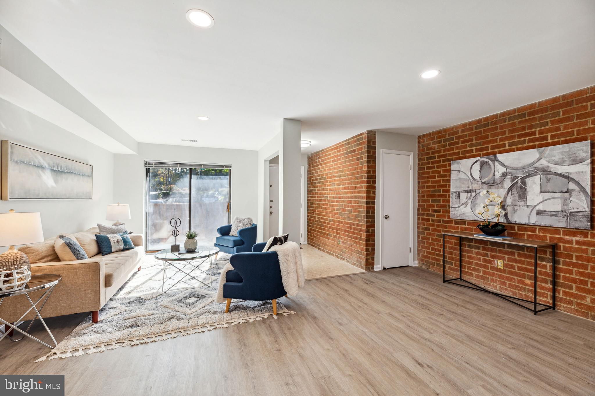 3437 SUMMIT COURT NE 3437