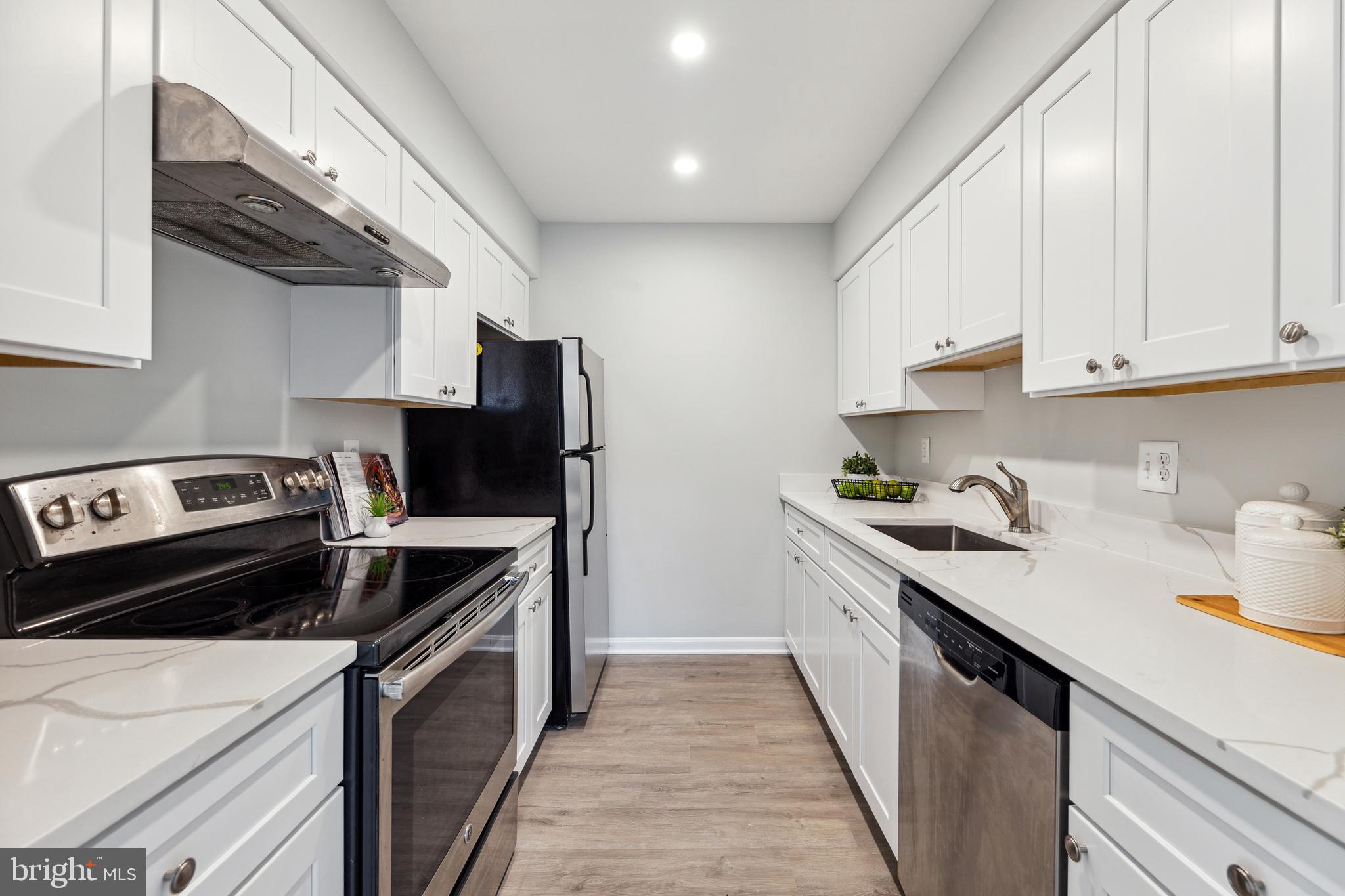 3437 SUMMIT COURT NE 3437