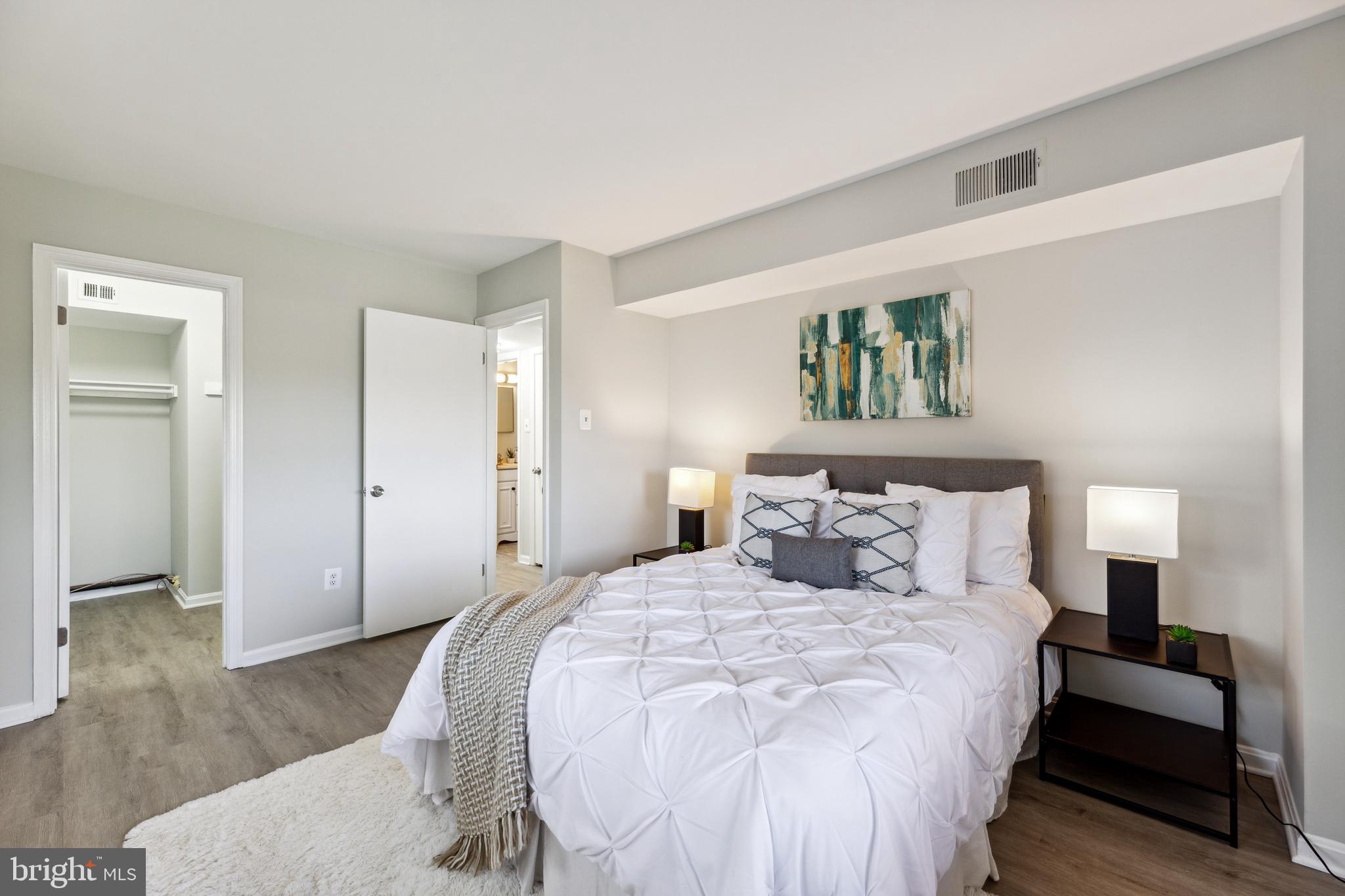 3437 SUMMIT COURT NE 3437