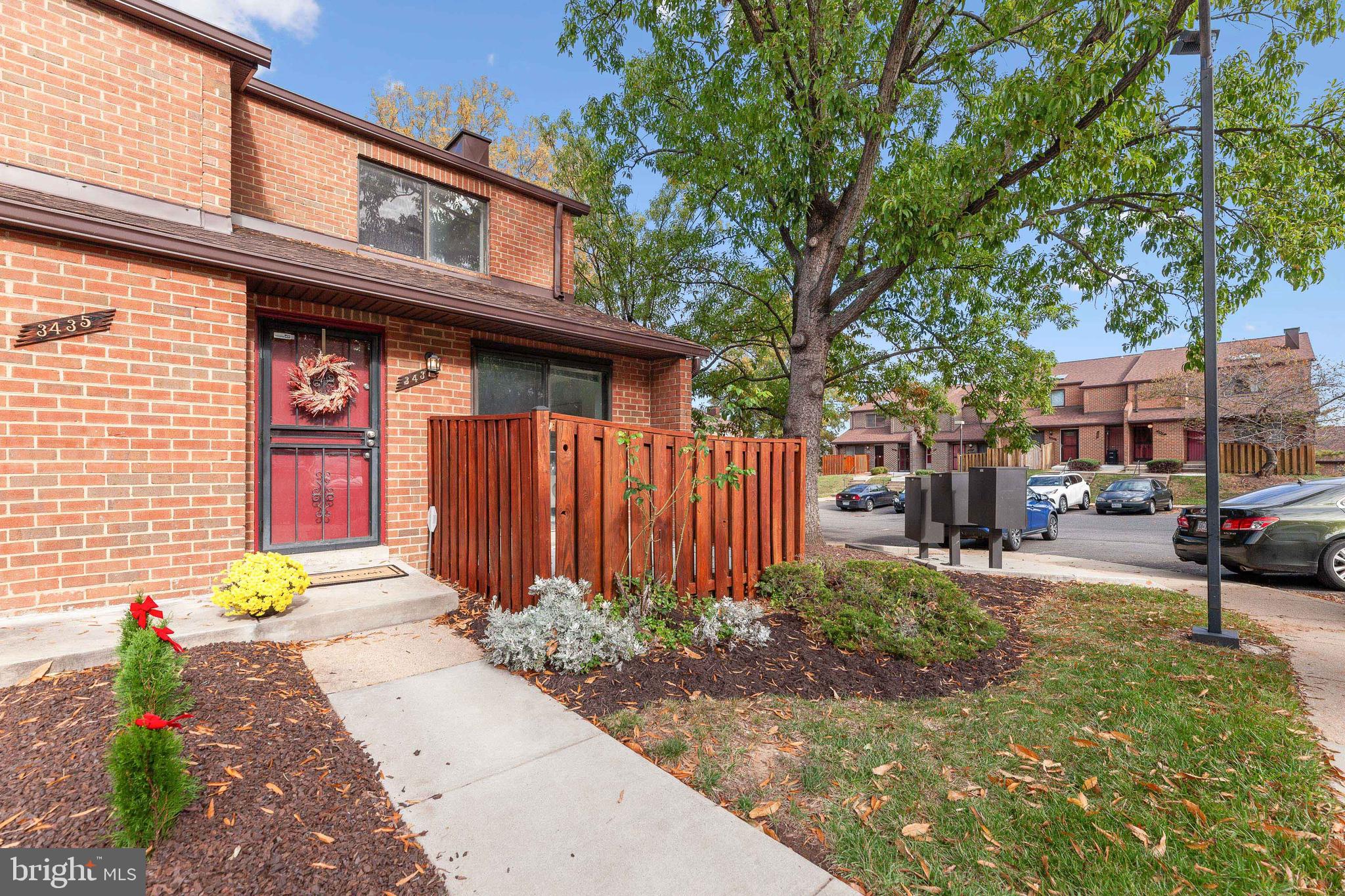 3437 SUMMIT COURT NE 3437