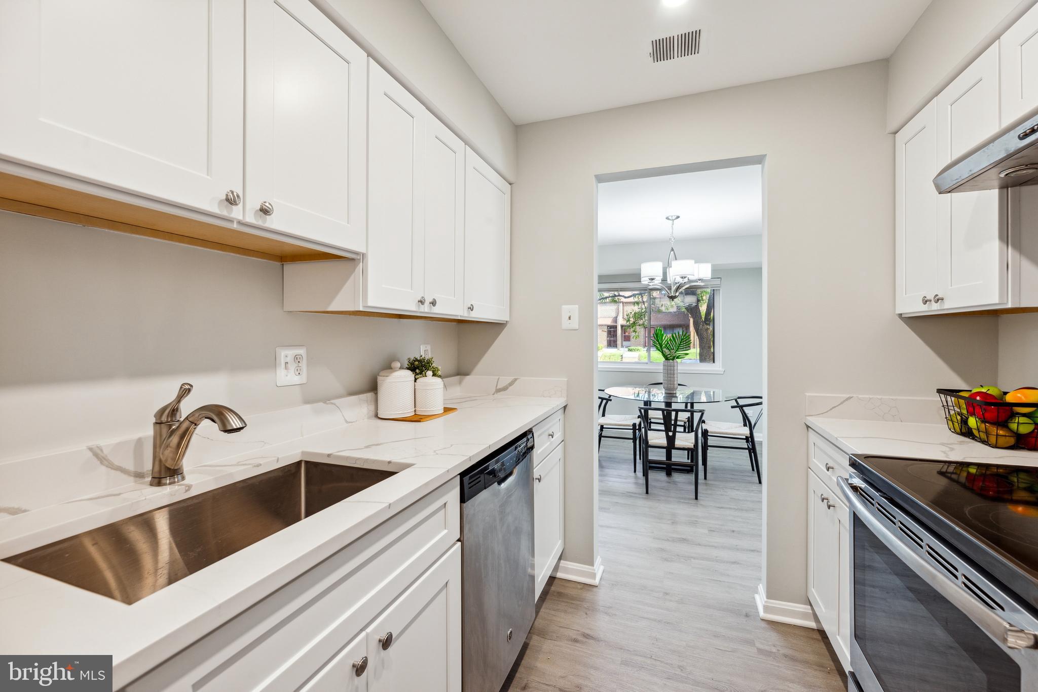 3437 SUMMIT COURT NE 3437