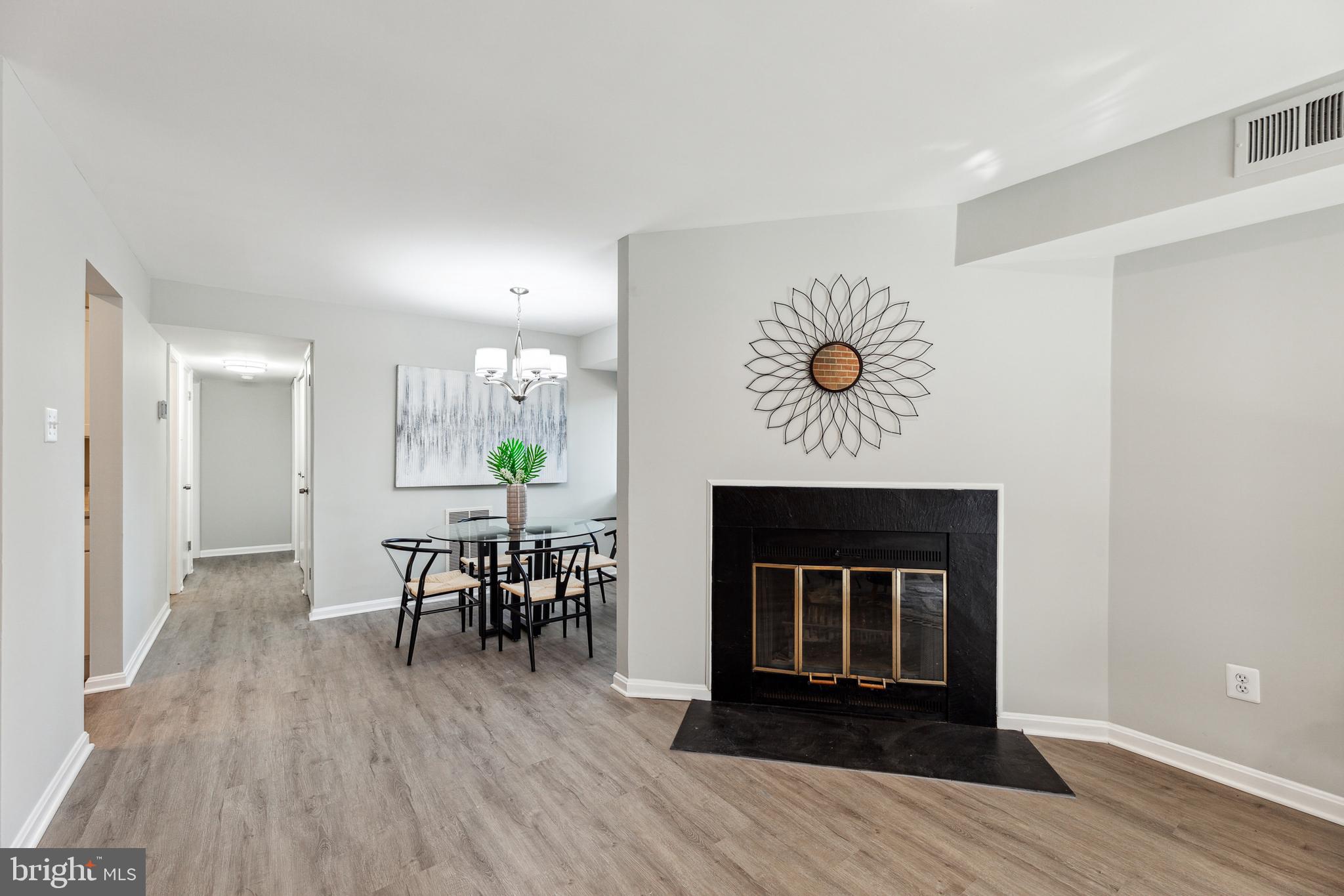 3437 SUMMIT COURT NE 3437