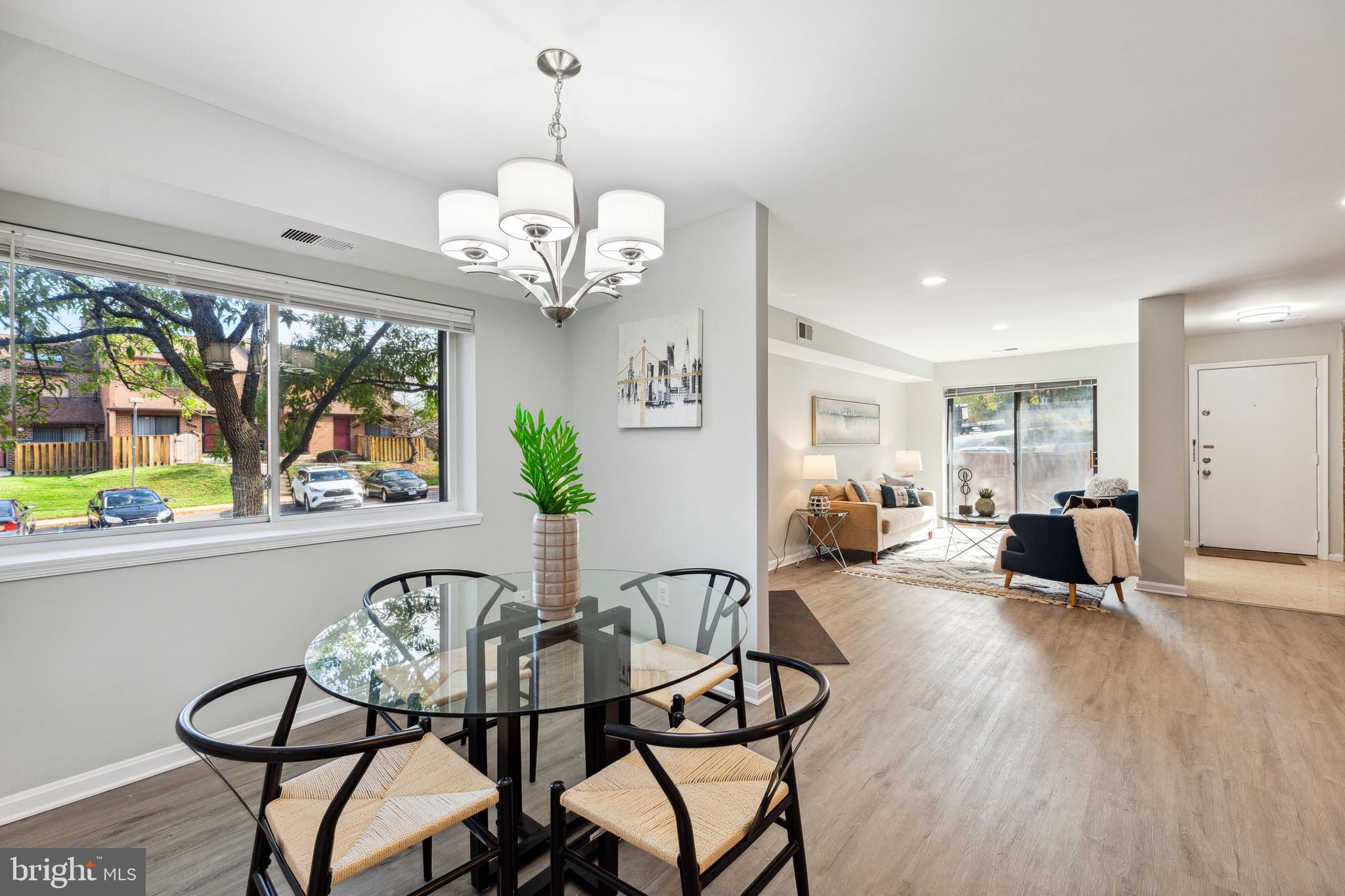 3437 SUMMIT COURT NE 3437