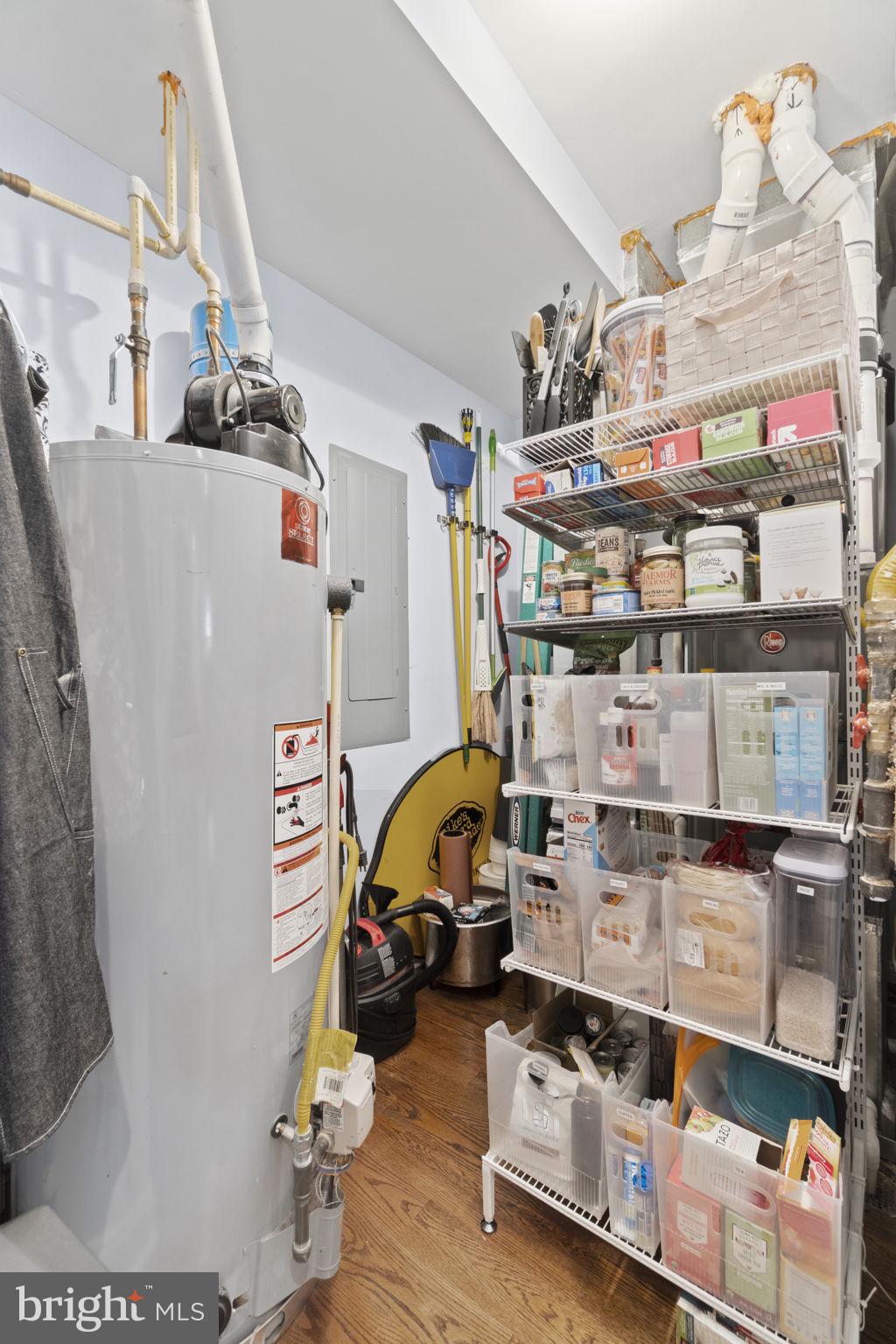 737 IRVING STREET NW 2