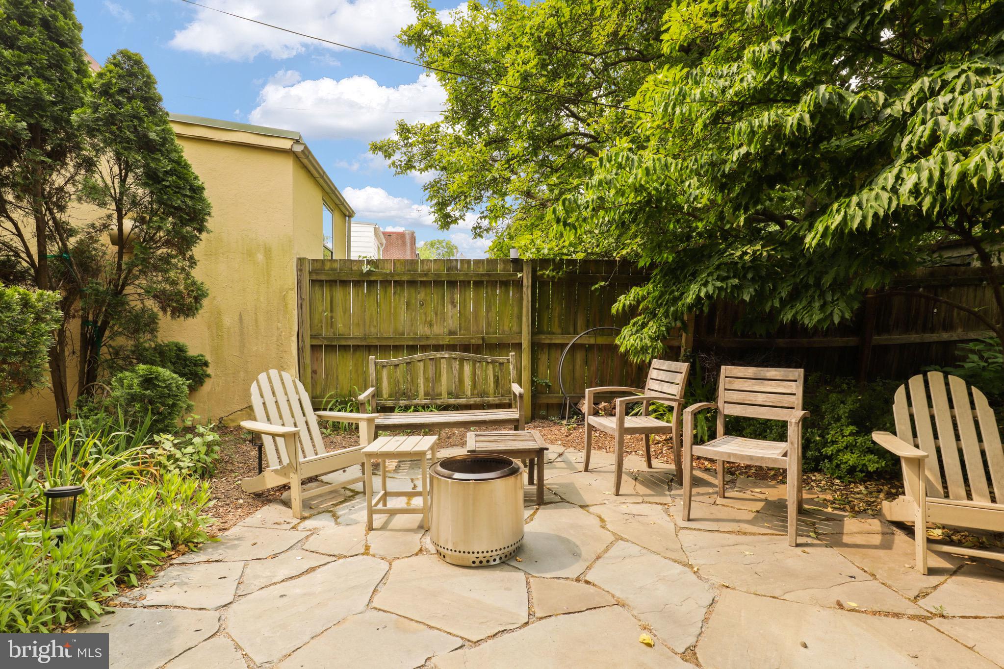 105 6TH STREET SE B1