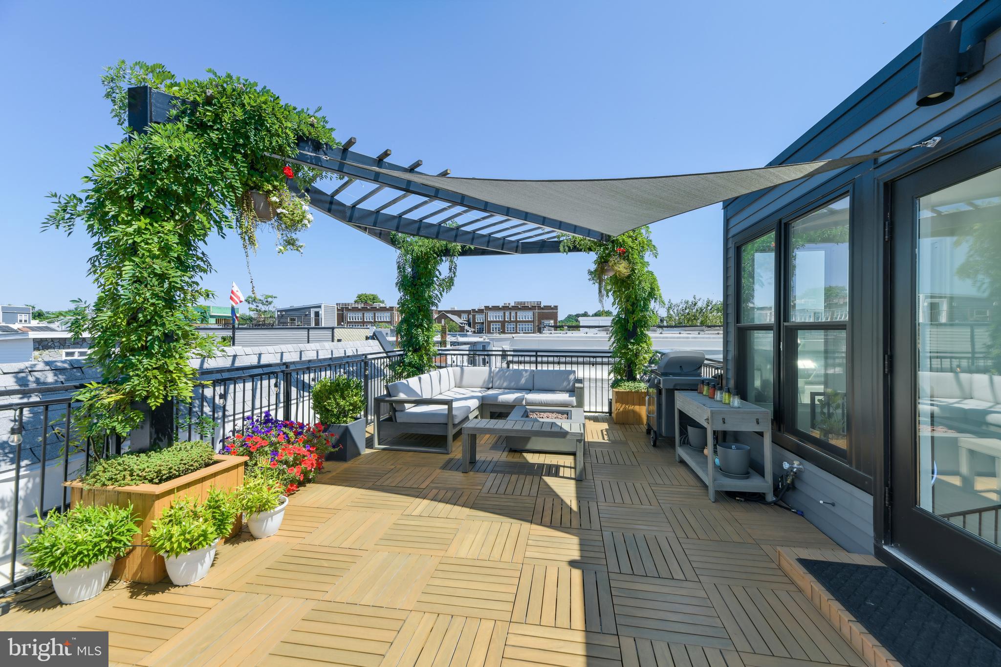 646 NEWTON PLACE NW 301