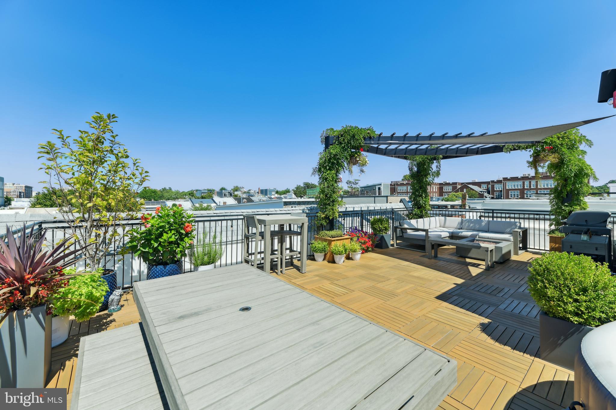 646 NEWTON PLACE NW 301