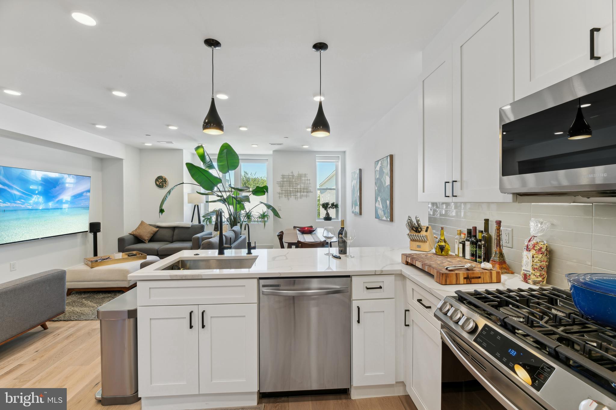 646 NEWTON PLACE NW 301