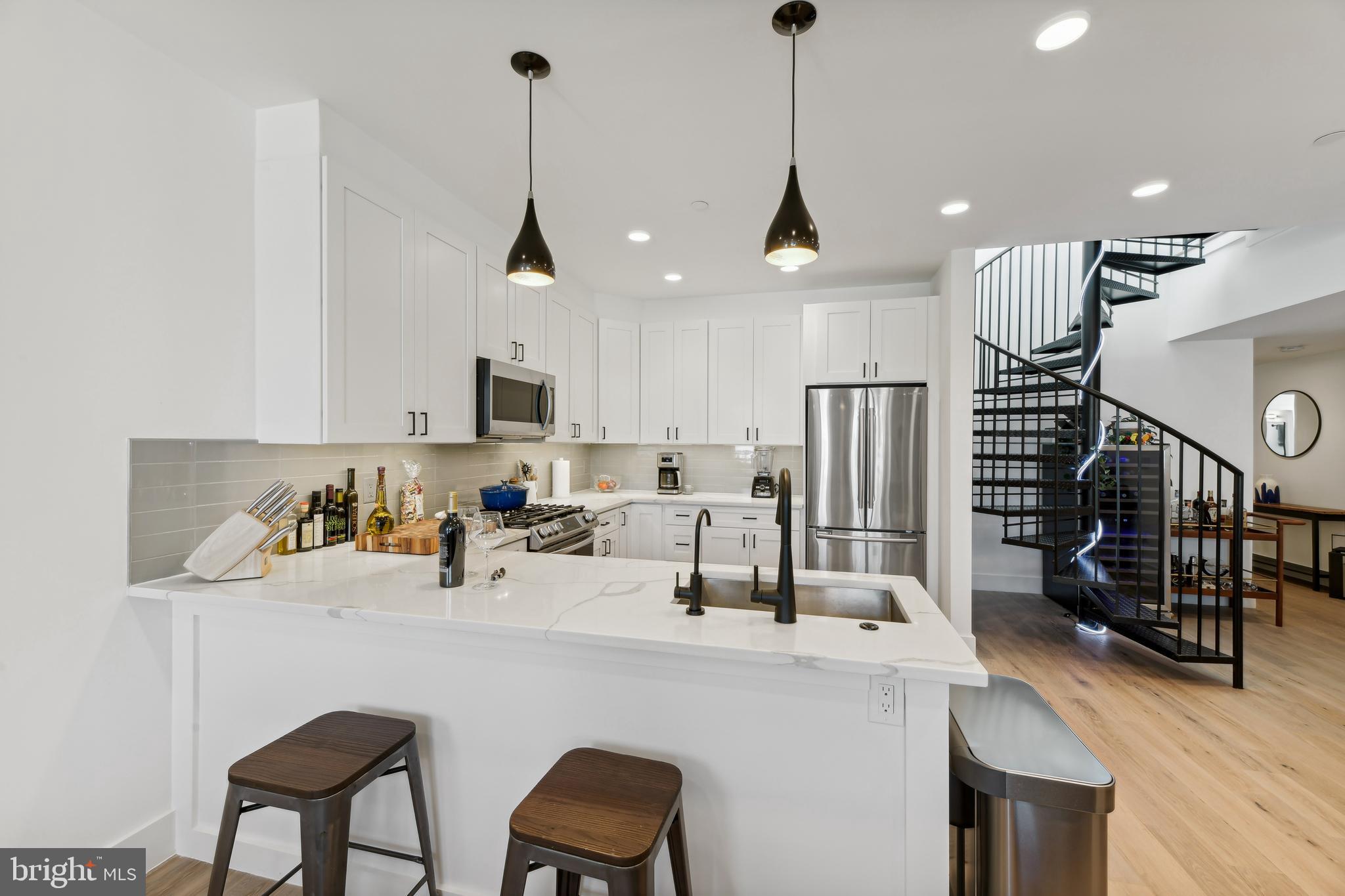 646 NEWTON PLACE NW 301