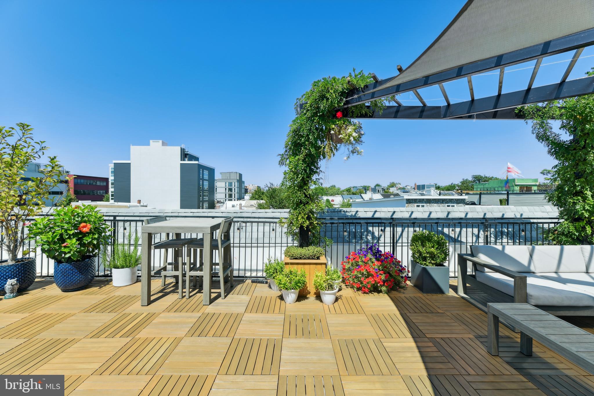 646 NEWTON PLACE NW 301