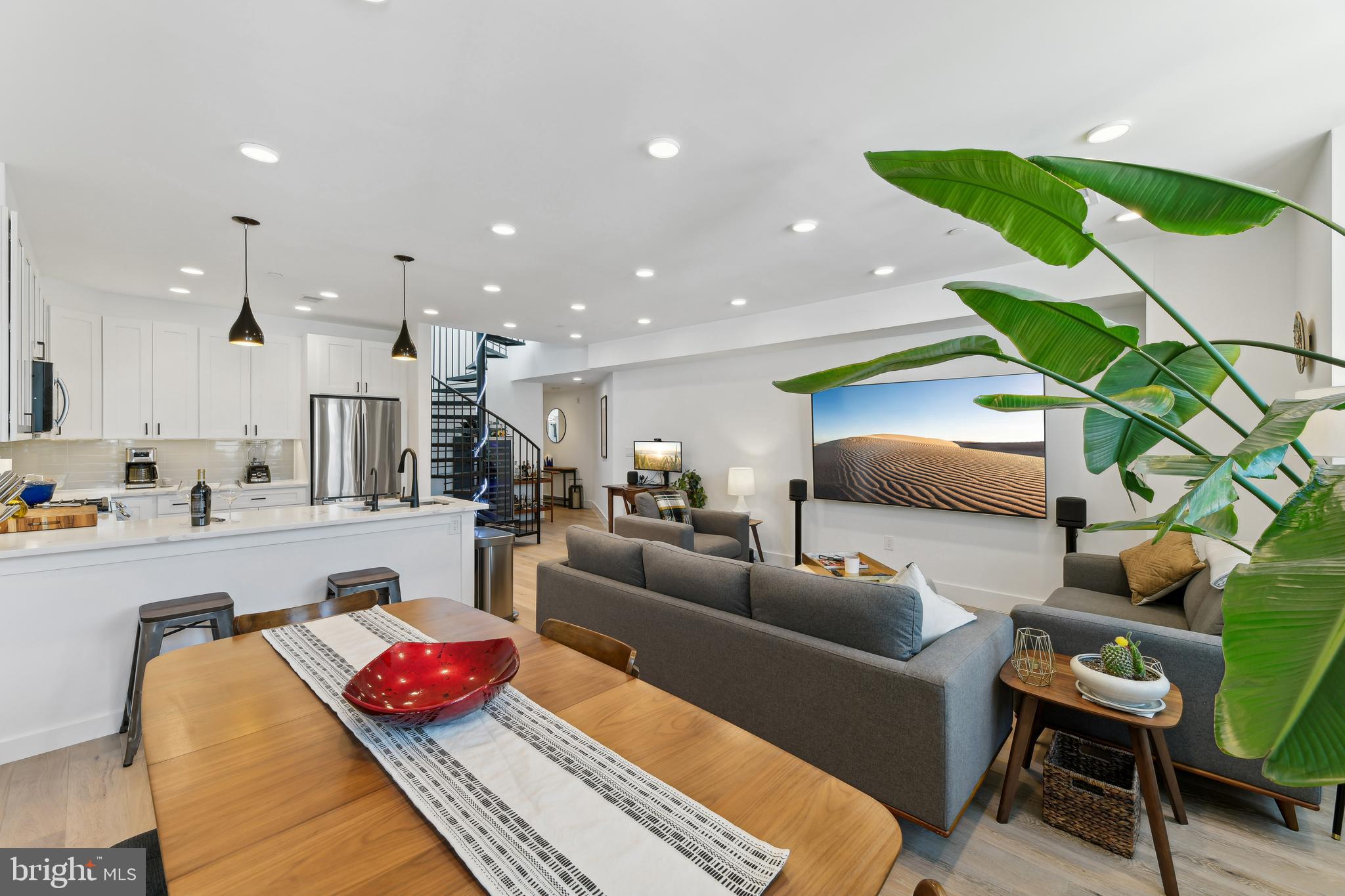 646 NEWTON PLACE NW 301